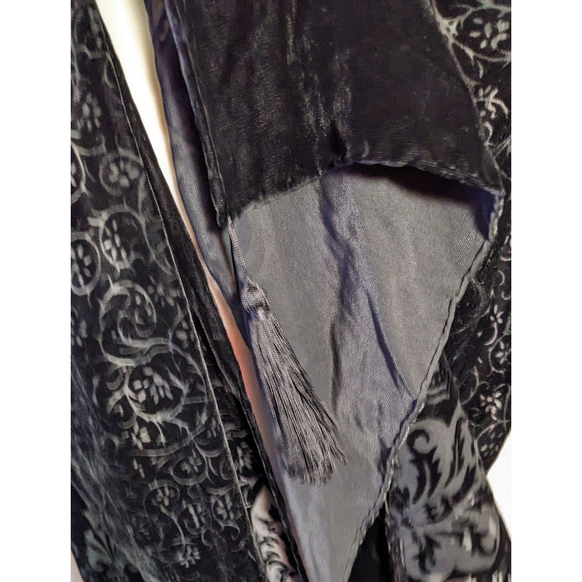 Other Vintage Gothic Damask Floral Velvet Burnout Scarf With Tasse Size ONE SIZE - 5 Thumbnail
