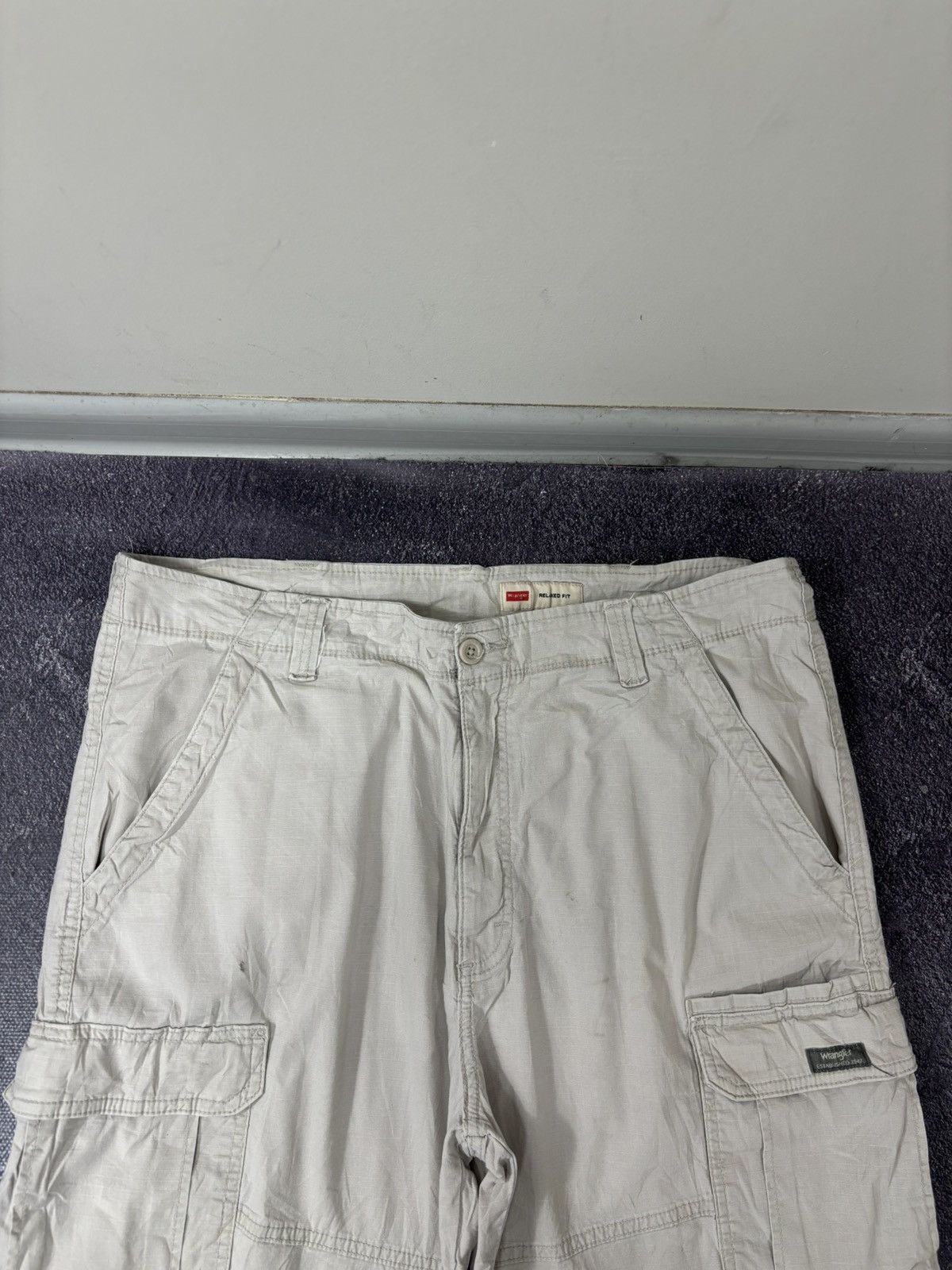 Wrangler Vintage Wrangler Relaxed Fit Hype Beige Utility Cargo Shorts Size US 38 / EU 54 - 10 Thumbnail