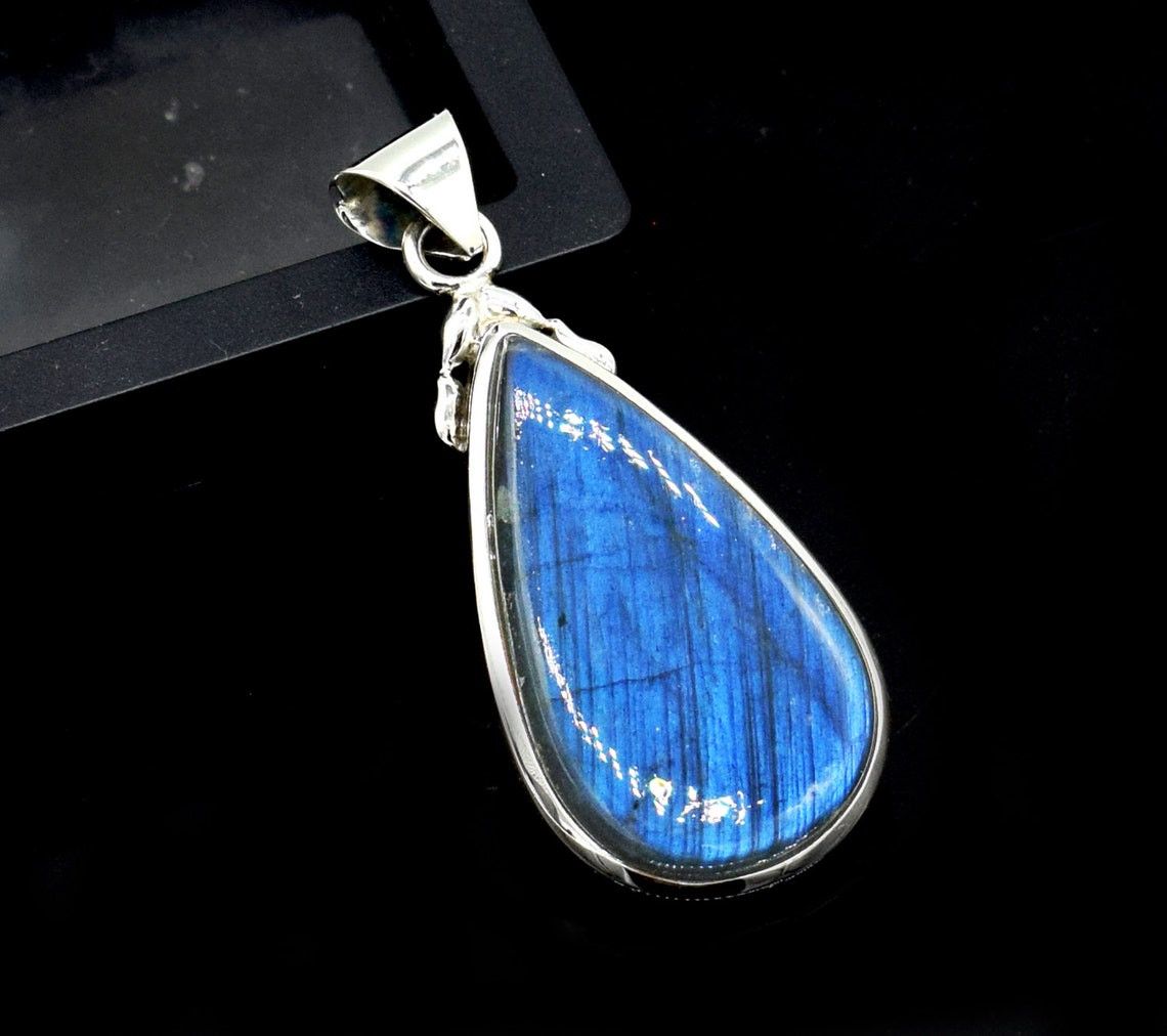 Handmade Blue Labradorite Gemstone 925 Sterling Silver Pendant Size ONE SIZE - 1 Thumbnail
