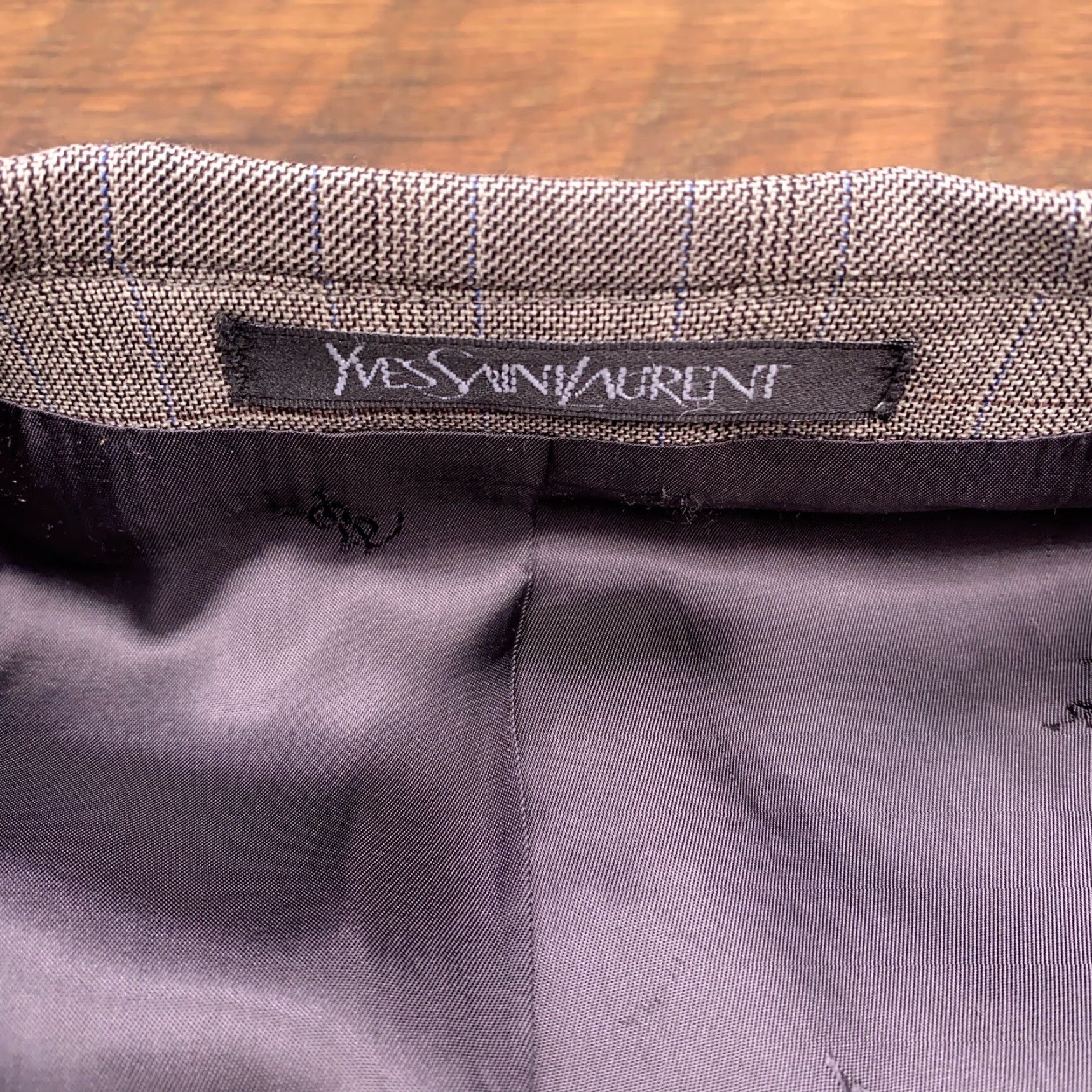 Yves Saint Laurent VINTAGE Saint Laurent Blazer Men 46 Gray Plaid Wool Sport Coat Regular Notch Lapel 3-Button/ Four-Button? Size 46R - 4 Thumbnail