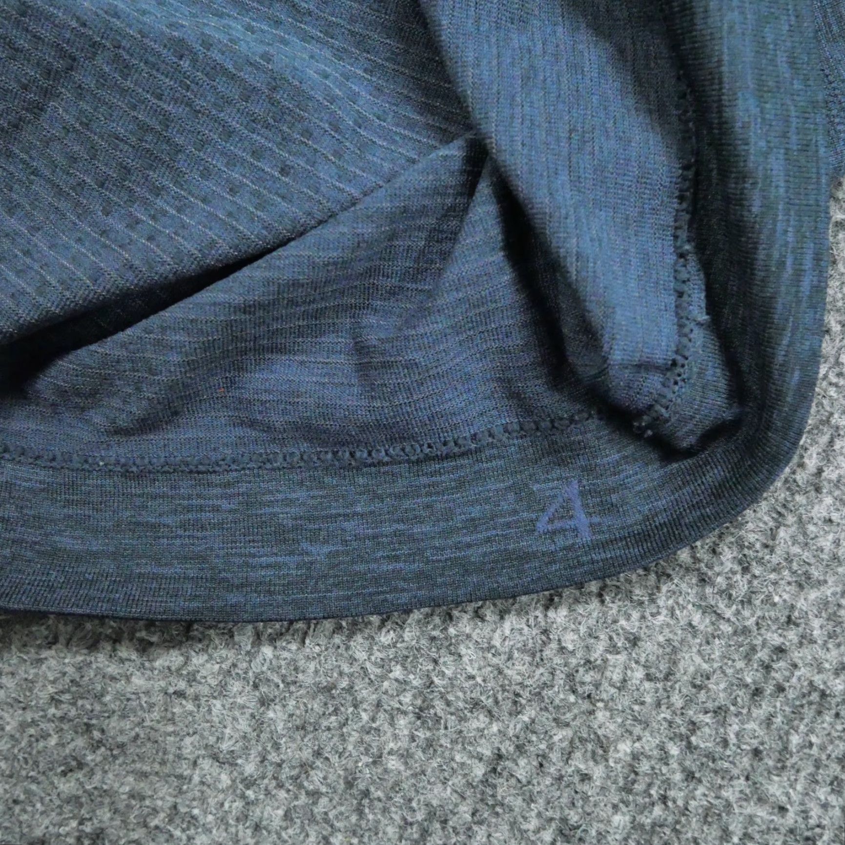 Lululemon Lululemon Tank Top Womens 4 Blue Navy Racer Back Shirt Adult Womens Color: Blue Racerback Tank Top Size S / US 4 / IT 40 - 5 Thumbnail
