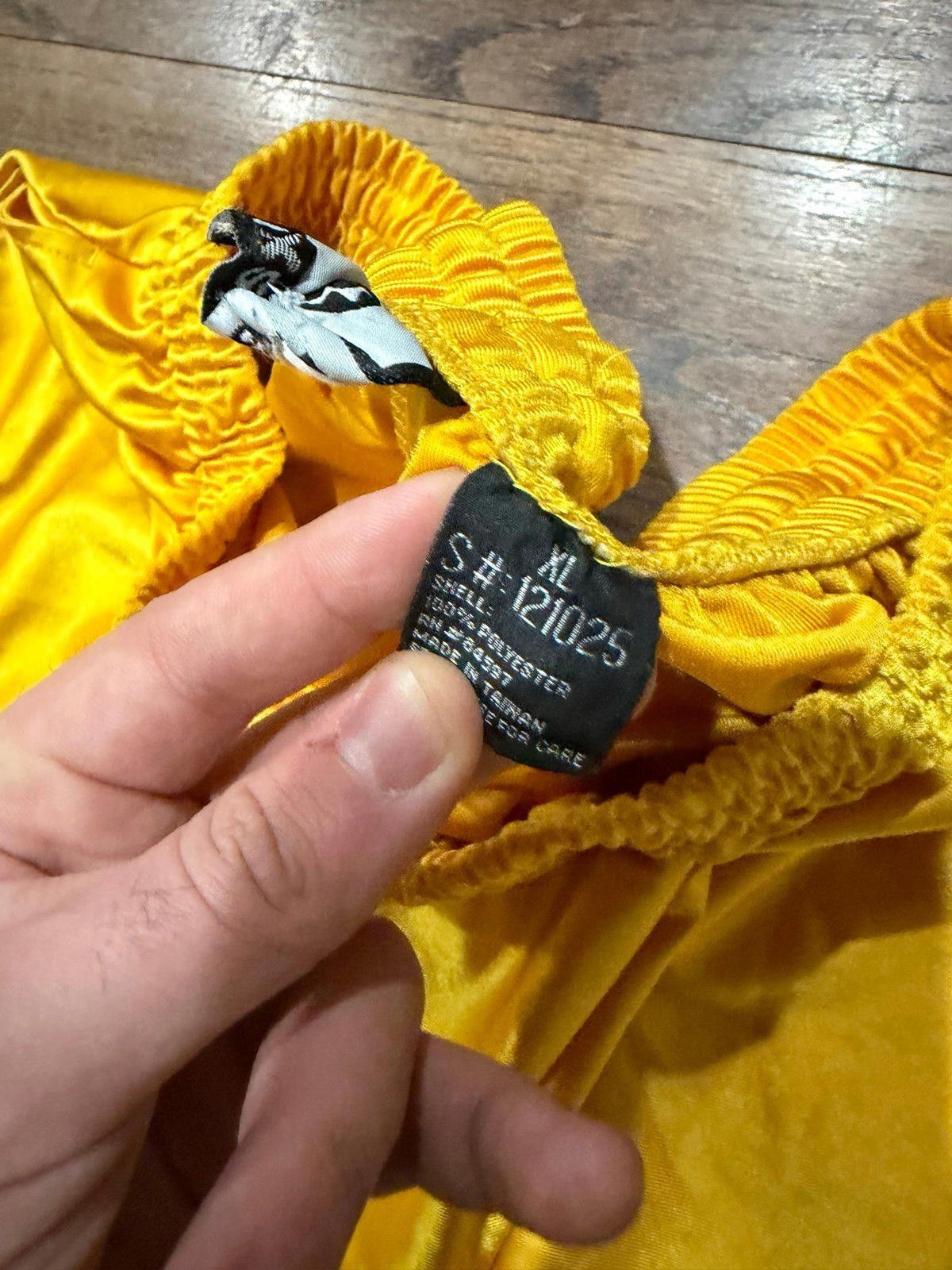 Nike Witchita State Shockers Gold Dazzle Satin Shorts Mens XL 90s Size US 36 / EU 52 - 9 Thumbnail