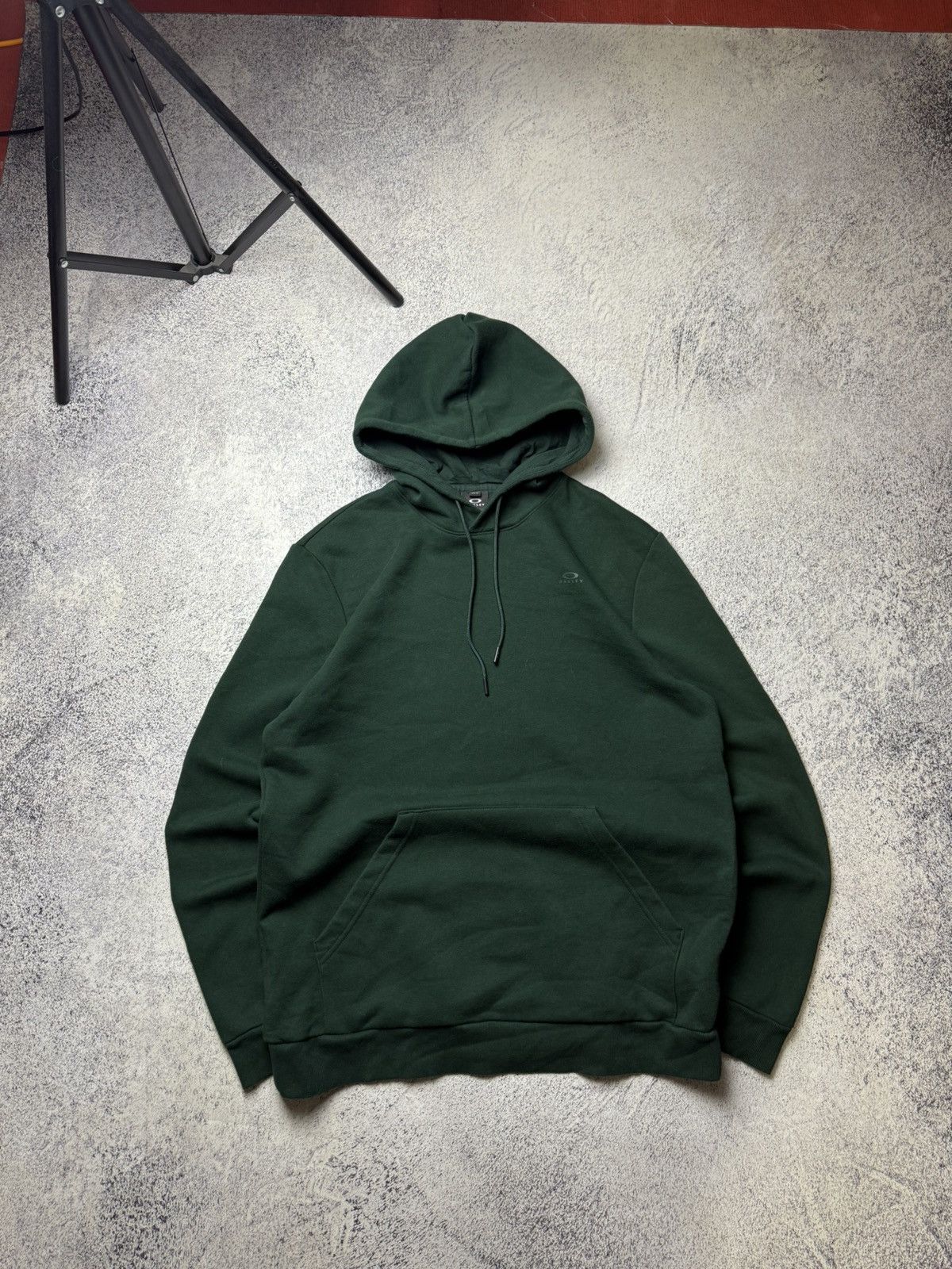 Oakley Vintage Oakley Green Hoodie Mini Logo Y2K Gorpcor Size US XL / EU 56 / 4 - 1 Thumbnail