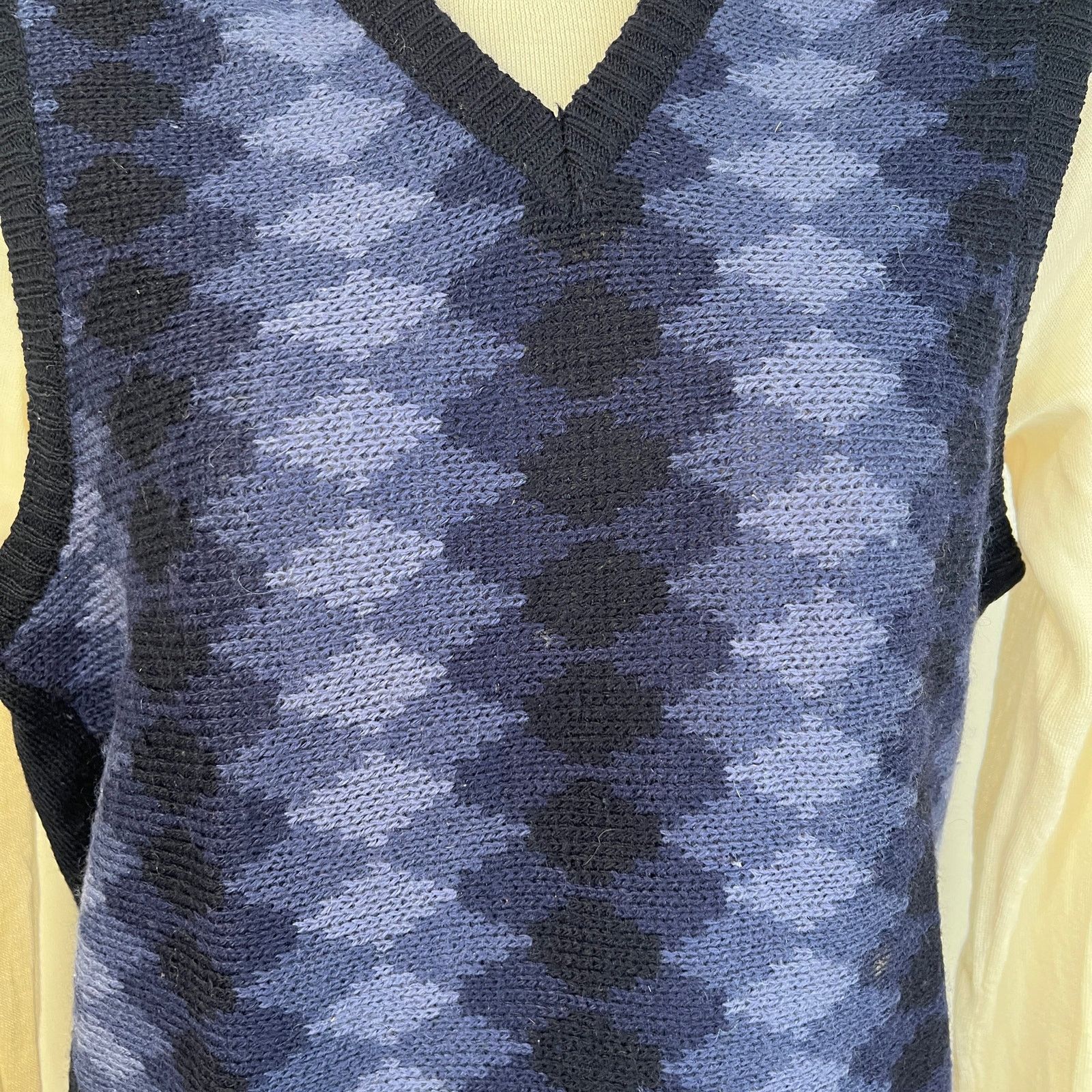 Vintage Vintage Sweater Vest Unisex Navy Blue Wool Blend Stripe Size S / US 4 / IT 40 - 2 Thumbnail