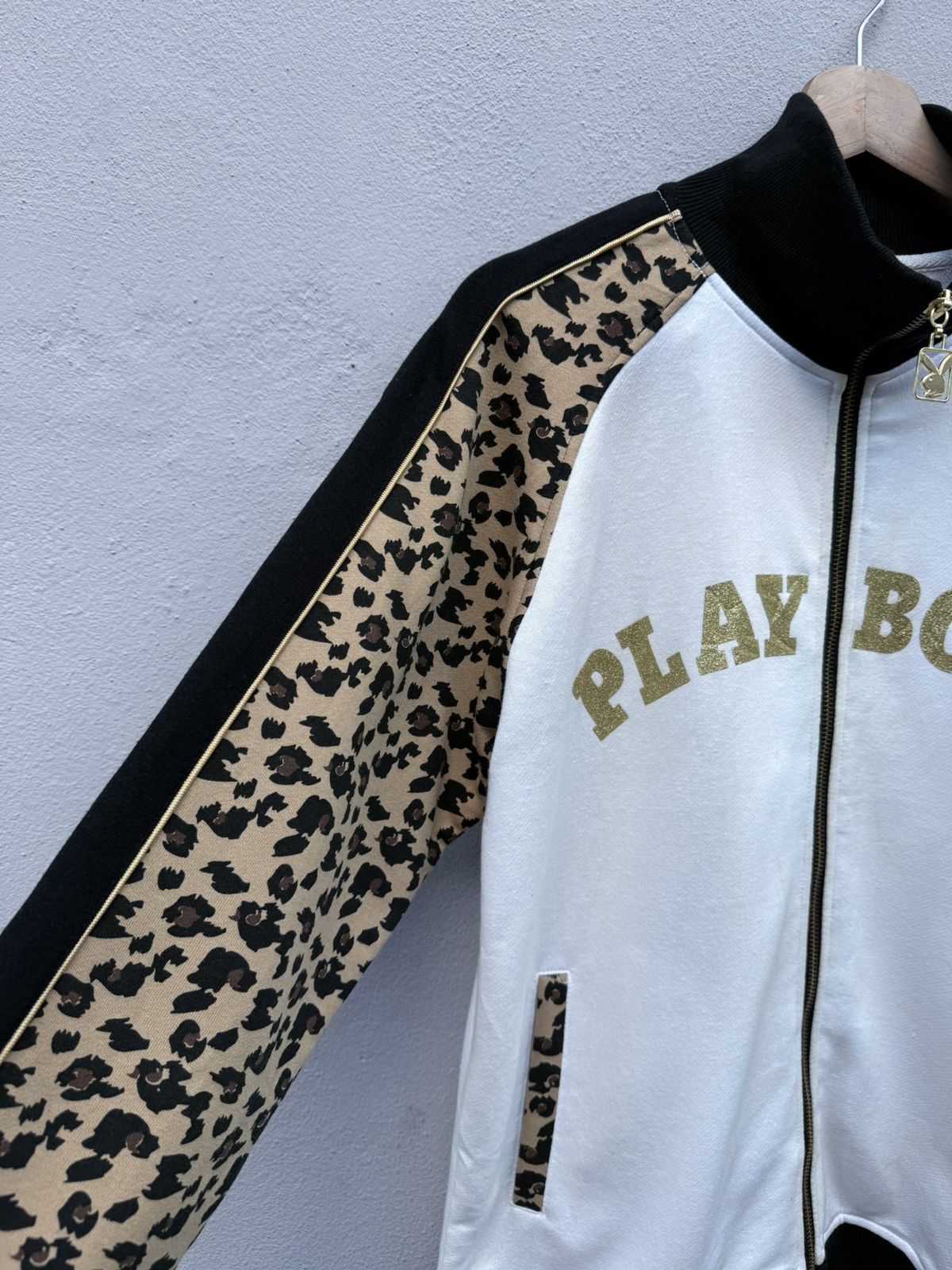 Japanese Brand Vintage PLAYBOY Biglogo Leopard Camo Rare Zipup Jacket Size US M / EU 48-50 / 2 - 8 Thumbnail
