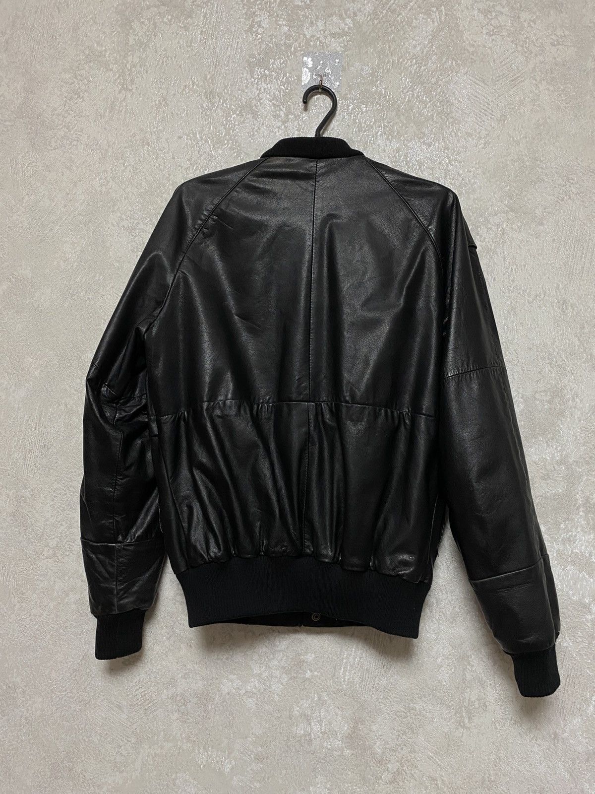 Iceberg Iceberg vintage MA-1 leather bomber jacket Size US M / EU 48-50 / 2 - 10 Thumbnail