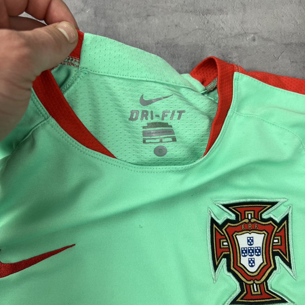Other Rare! Portugal Nike Training Soccer Jersey Shirt 00s Size US S / EU 44-46 / 1 - 7 Thumbnail