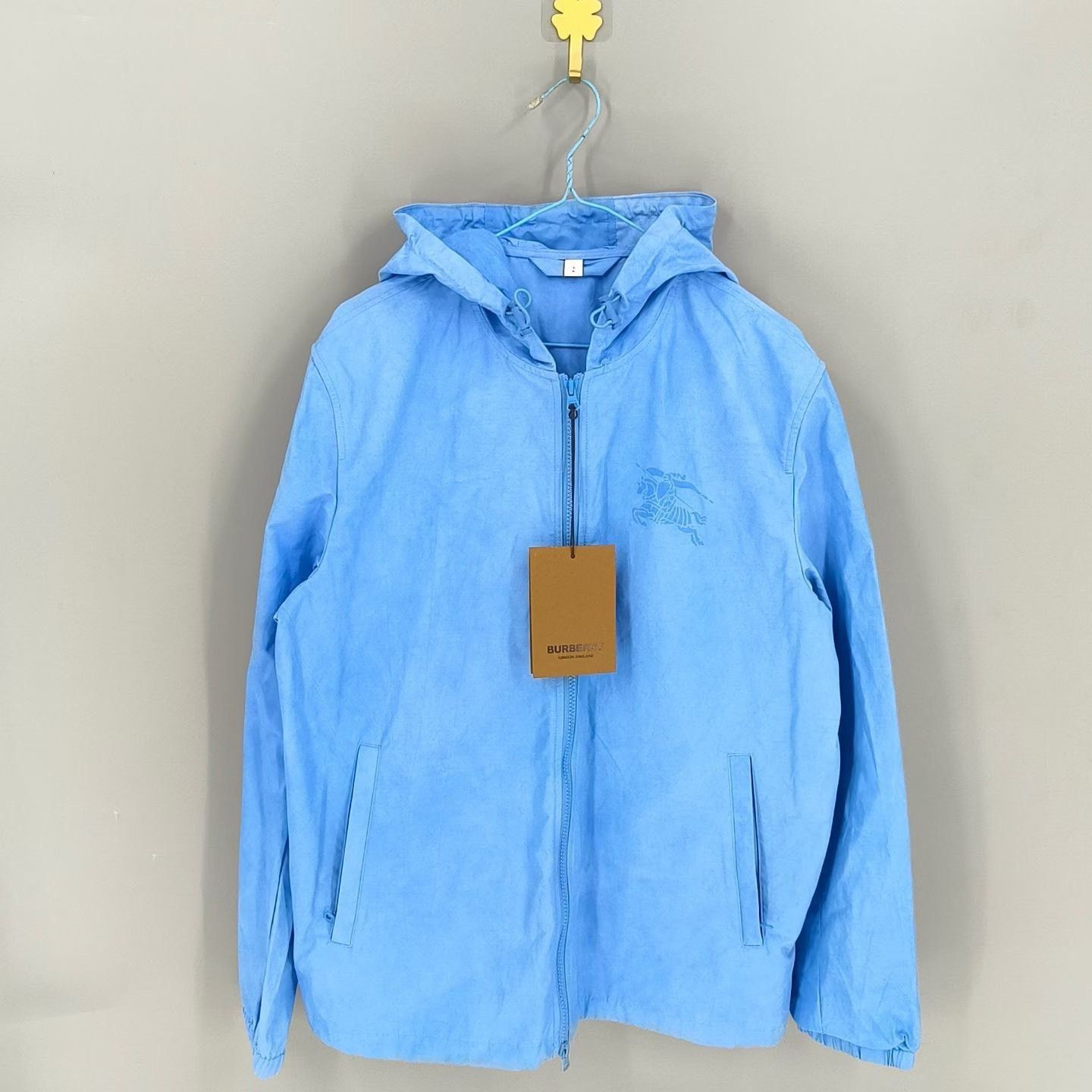 Burberry Burberry Printed Graphic Blue Light Jacket m Men Size US M / EU 48-50 / 2 - 1 Thumbnail