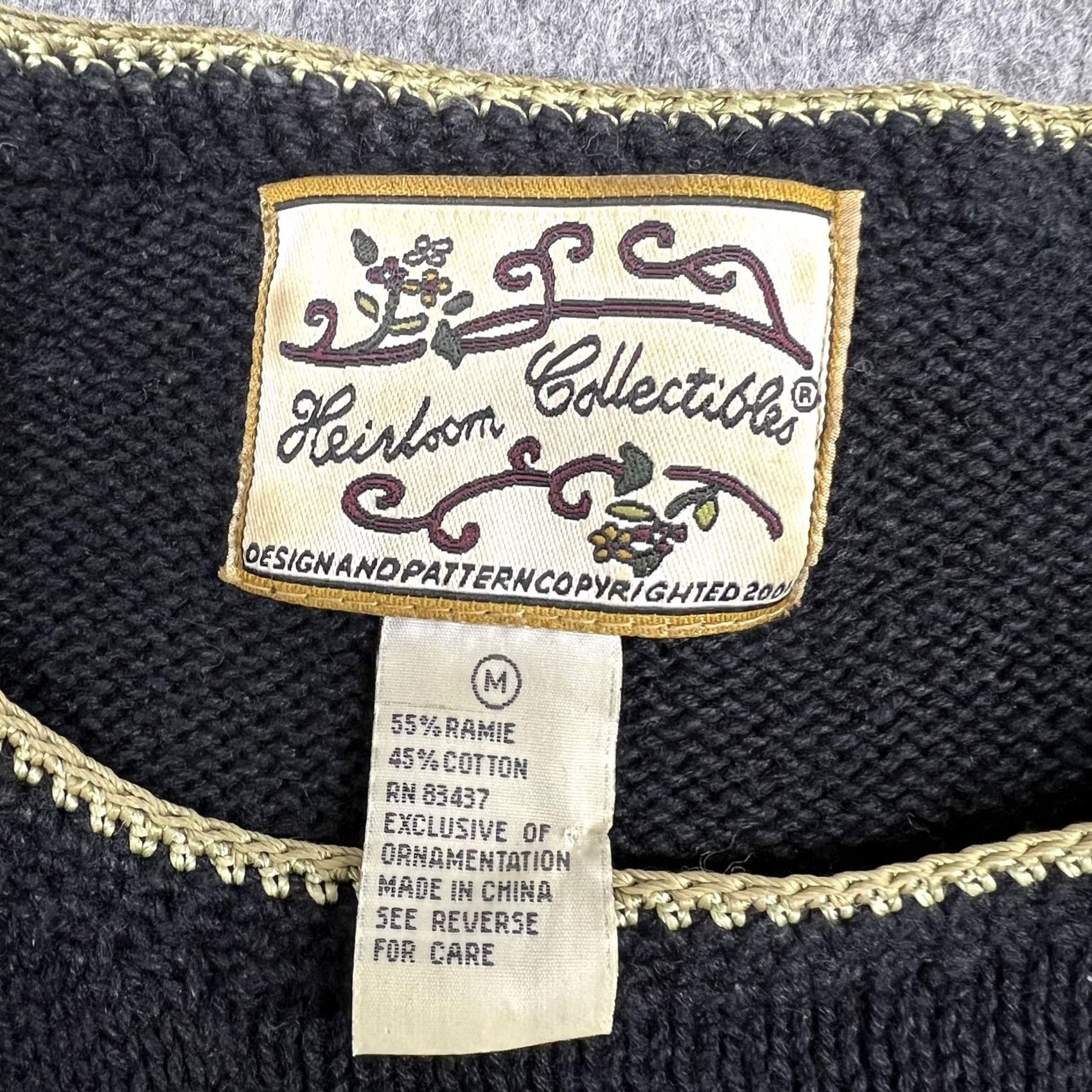 Vintage VINTAGE Heirloom Collectibles Sweater Womens M Black Floral Embroidered Y2K Size M / US 6-8 / IT 42-44 - 3 Thumbnail