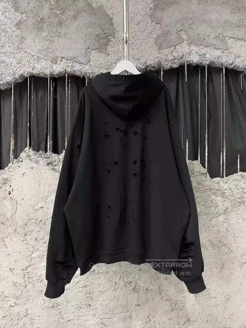 Balenciaga Balenciaga Black Distressed Hoodie Sweatshirt. Size US S / EU 44-46 / 1 - 2 Thumbnail