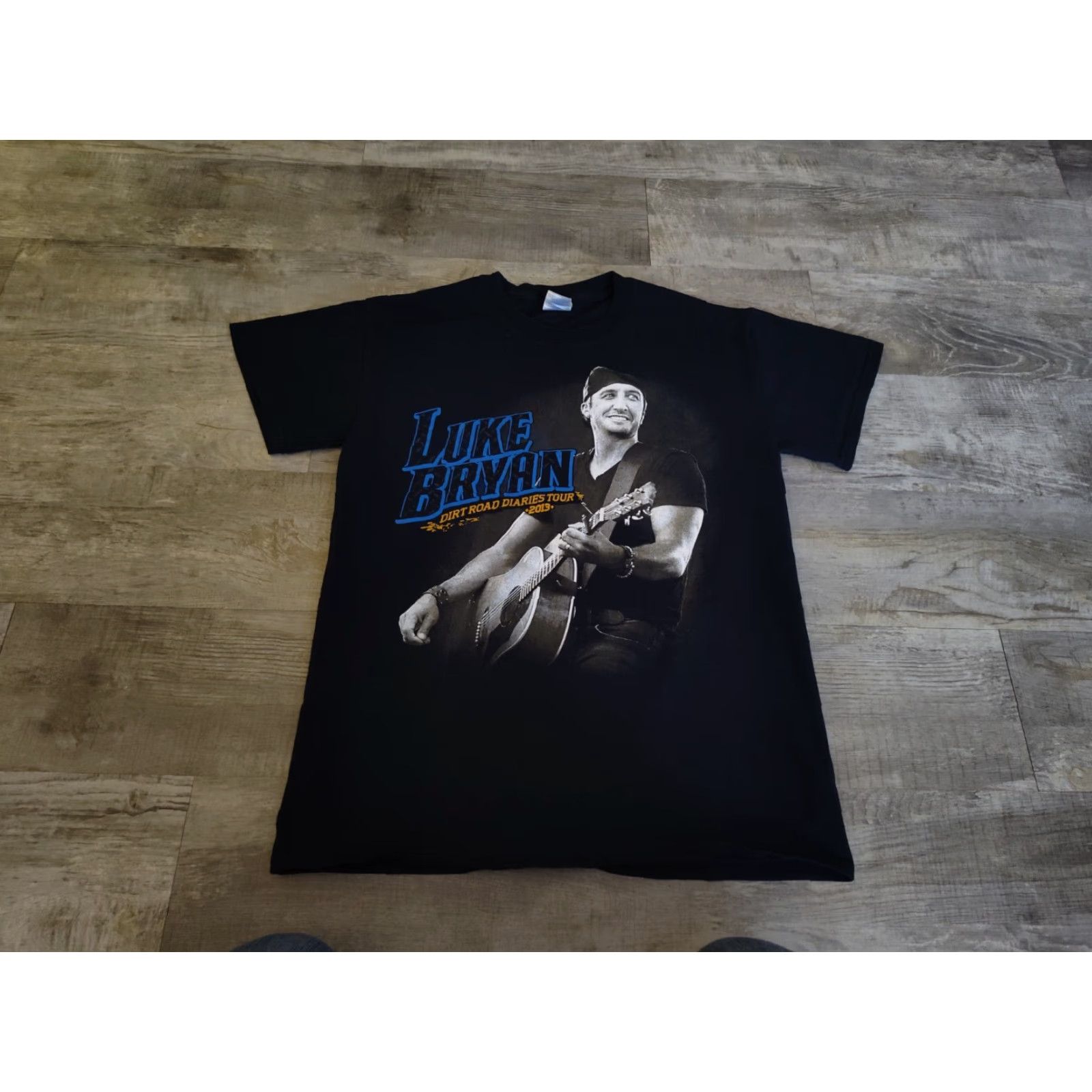 Gildan VINTAGE Luke Bryan Concert Shirt Dirt Road Diaries Tour 2013 Double-Sided Short Sleeve Sz S Black Womens T-Shirt Size S / US 4 / IT 40 - 3 Thumbnail