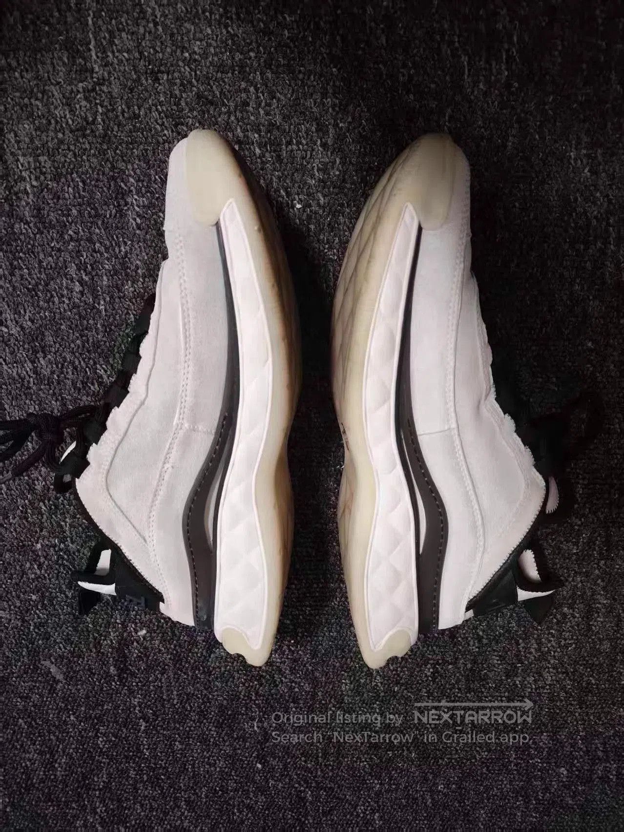 Chanel White Low-Top Sneakers. Size US 9 / EU 42 - 2 Thumbnail