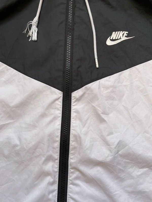 Nike Nike 2018 Windbreaker Jacket Hoodie Zip Lightweight Sz M Size US M / EU 48-50 / 2 - 4 Thumbnail
