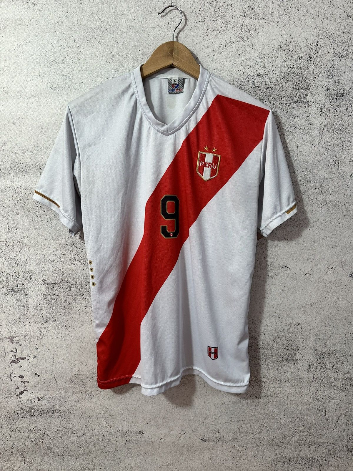 Other Peru Fan Jersey #9 Guerrero Size US M / EU 48-50 / 2 - 1 Thumbnail