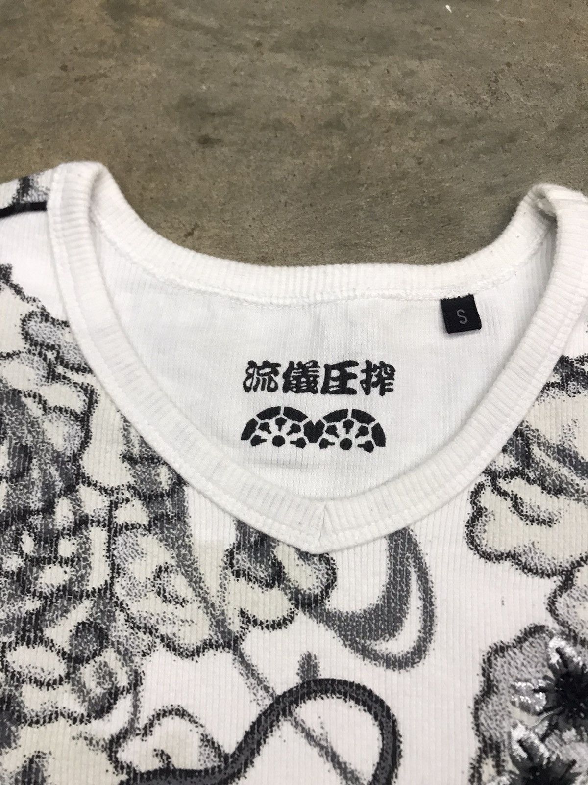 Karakuri Tamashii Japanese style T-shirt karakuri tamashi Size US S / EU 44-46 / 1 - 3 Thumbnail