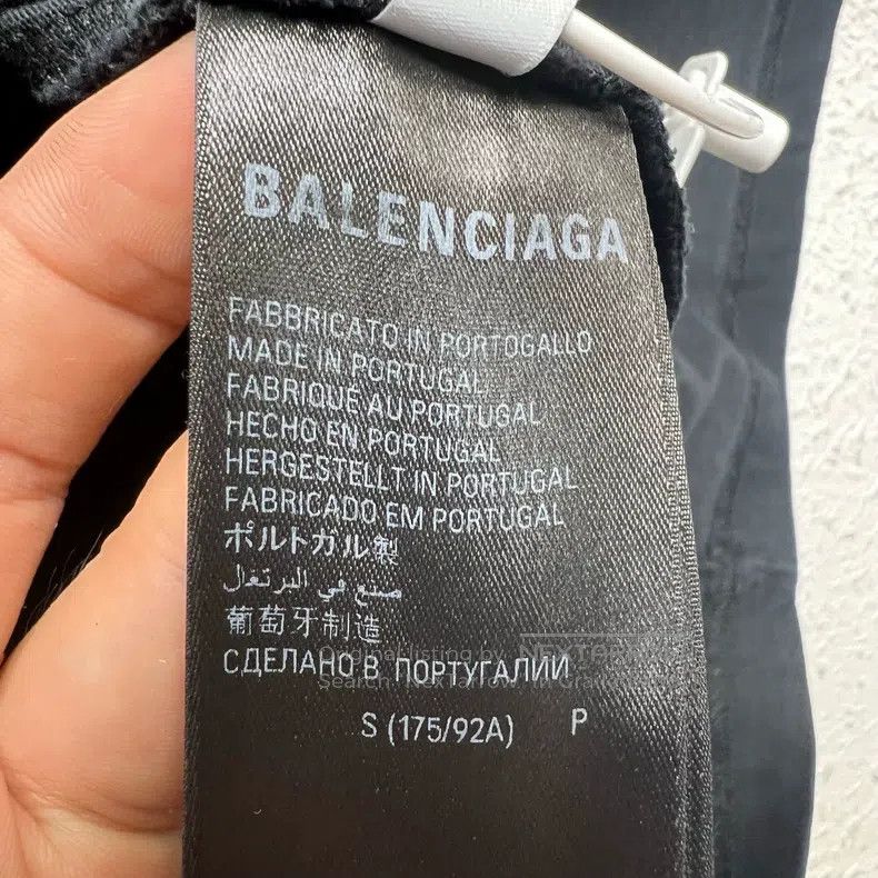 Balenciaga Balenciaga Black Inverted Letter Logo Washed Short Sleeve Size US S / EU 44-46 / 1 - 5 Thumbnail