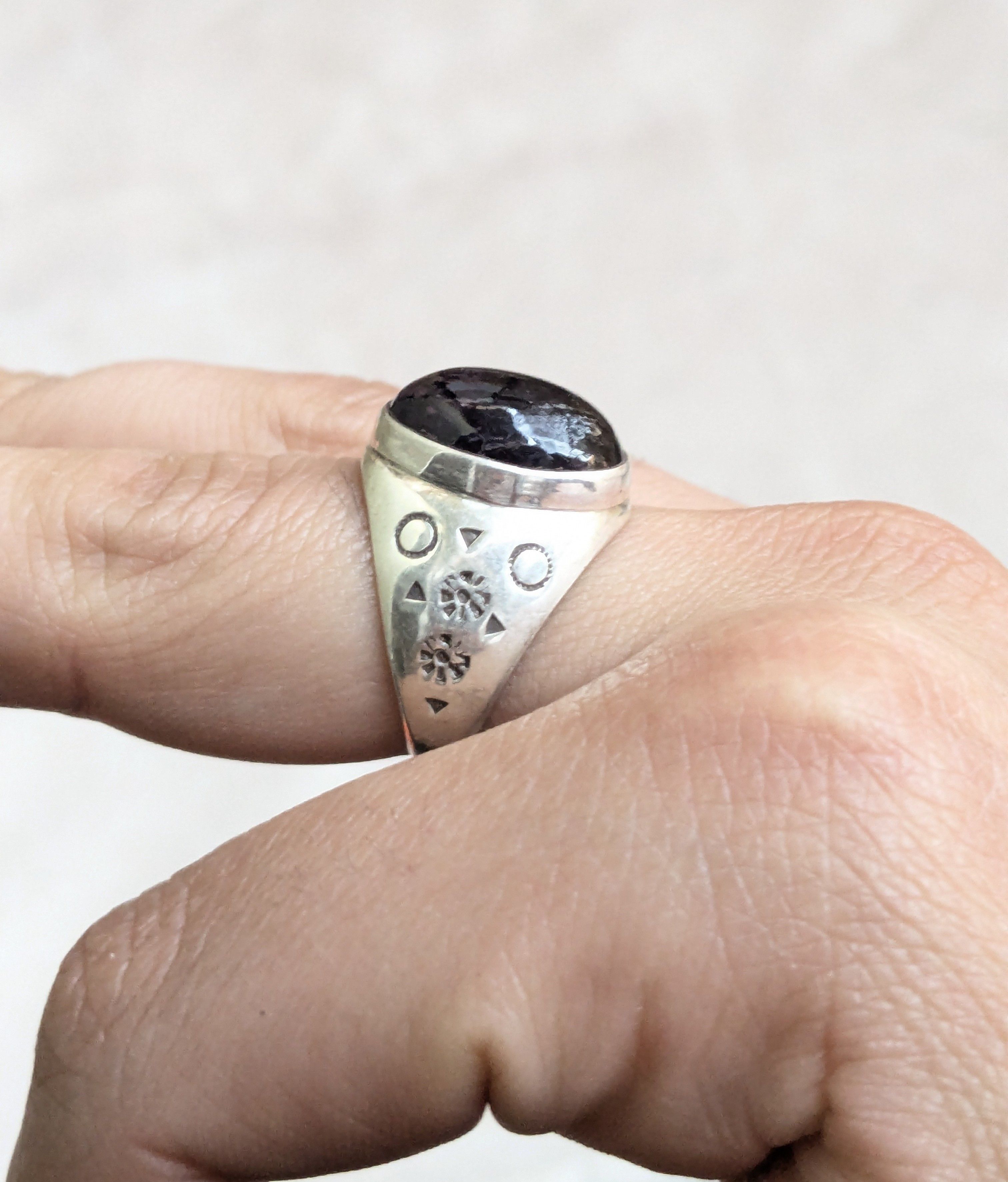 Sterling Silver Silpada Sterling Silver Ring Purple Amethyst 9.75 Oval Size ONE SIZE - 12 Thumbnail