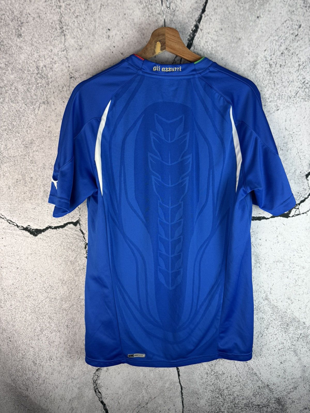 Puma 2011 Puma Italy Soccer Jersey t-shirt Retro Rare Hype Y2K Size US L / EU 52-54 / 3 - 2 Thumbnail