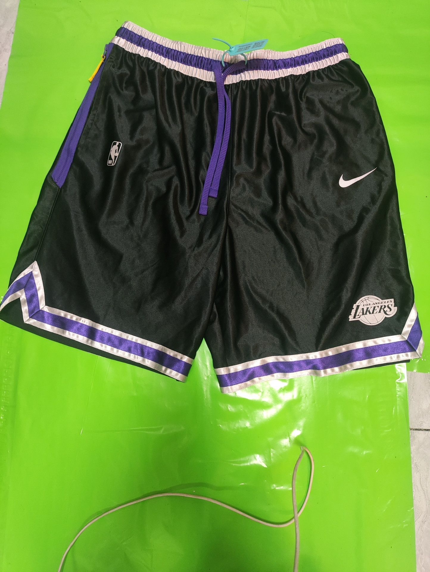 Nike Nike Training Purple Shorts 40 Men Size US 40 / EU 56 - 1 Thumbnail