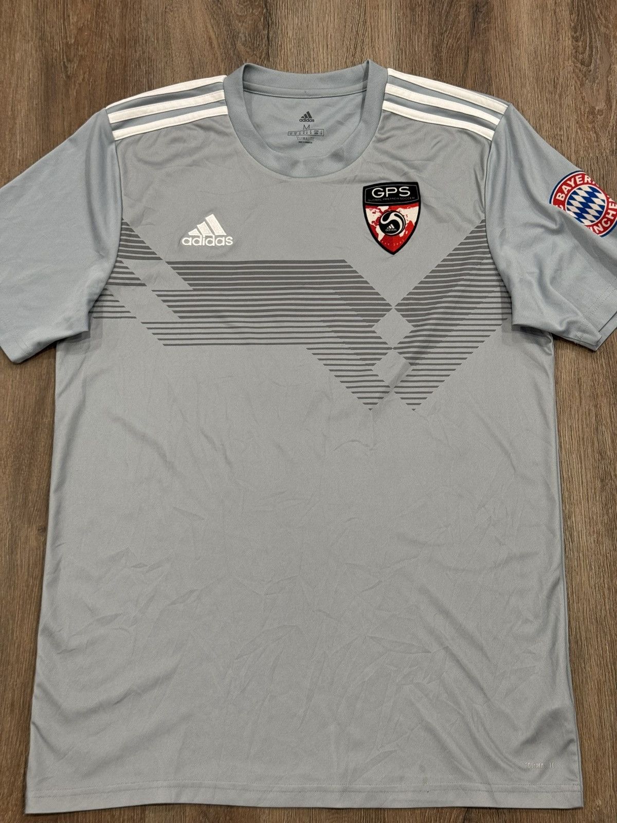 Adidas Adidas Global Premier Soccer FC Bayern Munchen Adidas #2 Size US M / EU 48-50 / 2 - 3 Thumbnail