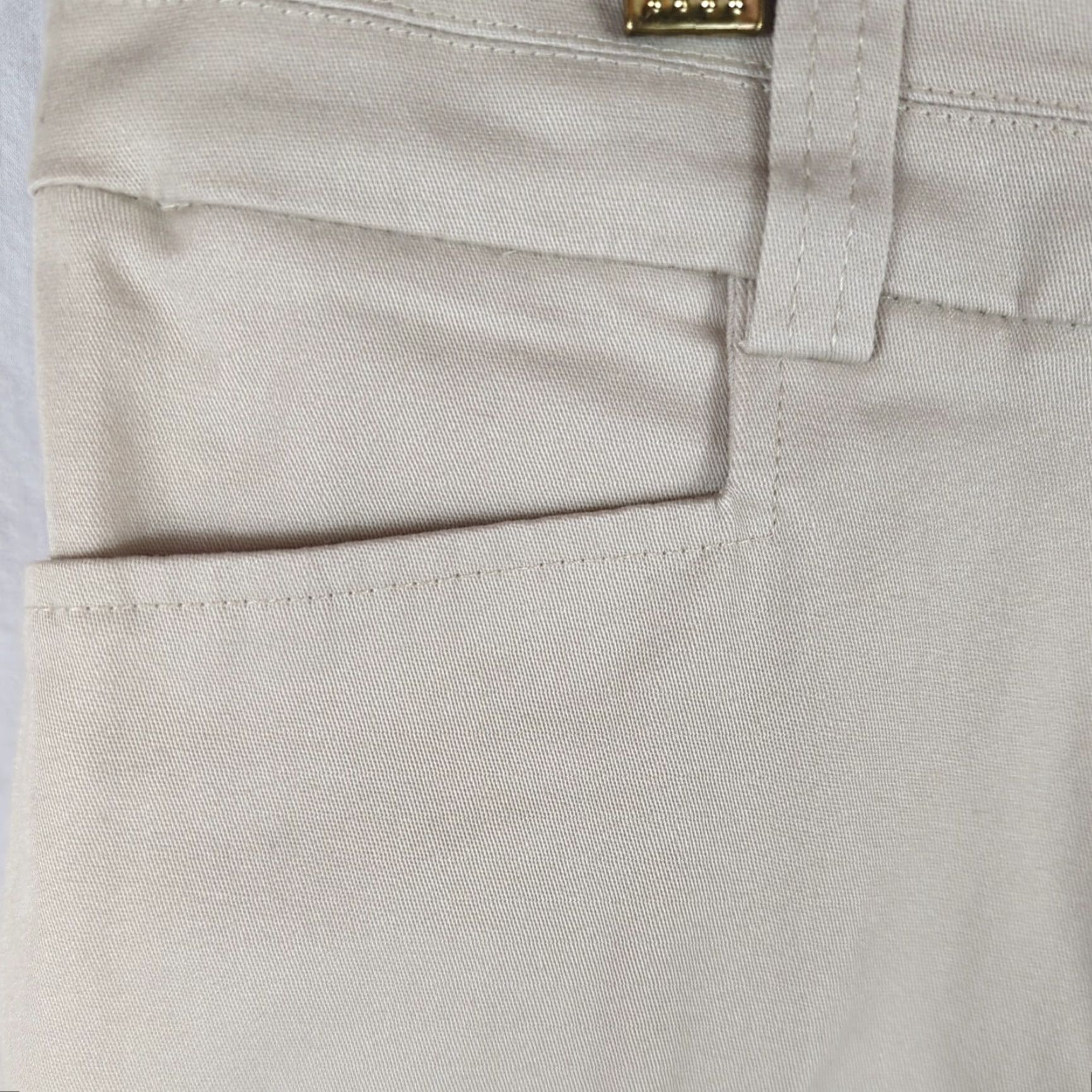 Vintage Studio Works Women's Capri Pants Beige 6 Petite NWT Capri Pants Straight Leg 18.5" Inseam Size 28" / US 6 / IT 42 - 3 Thumbnail