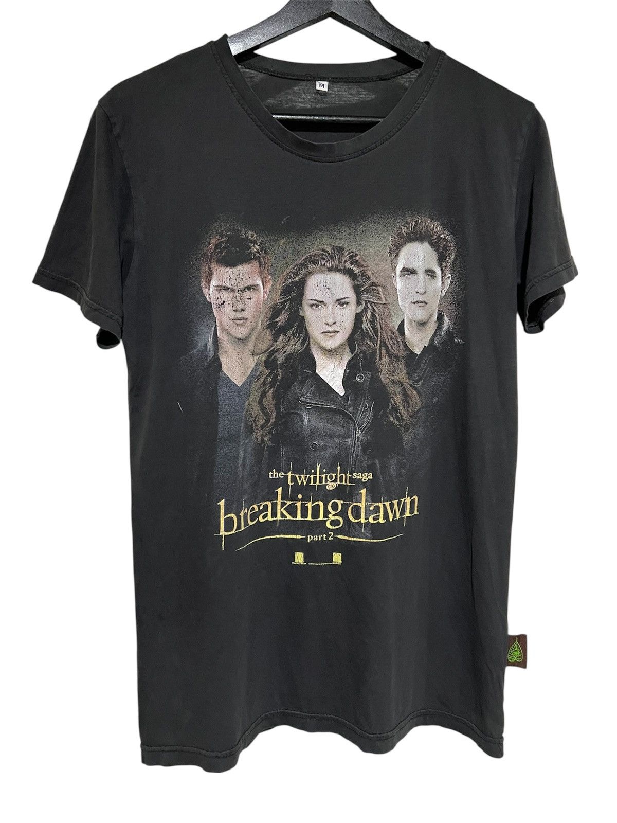 Vintage Faded the twilight breaking dawn promo t-shirt Size US M / EU 48-50 / 2 - 1 Thumbnail