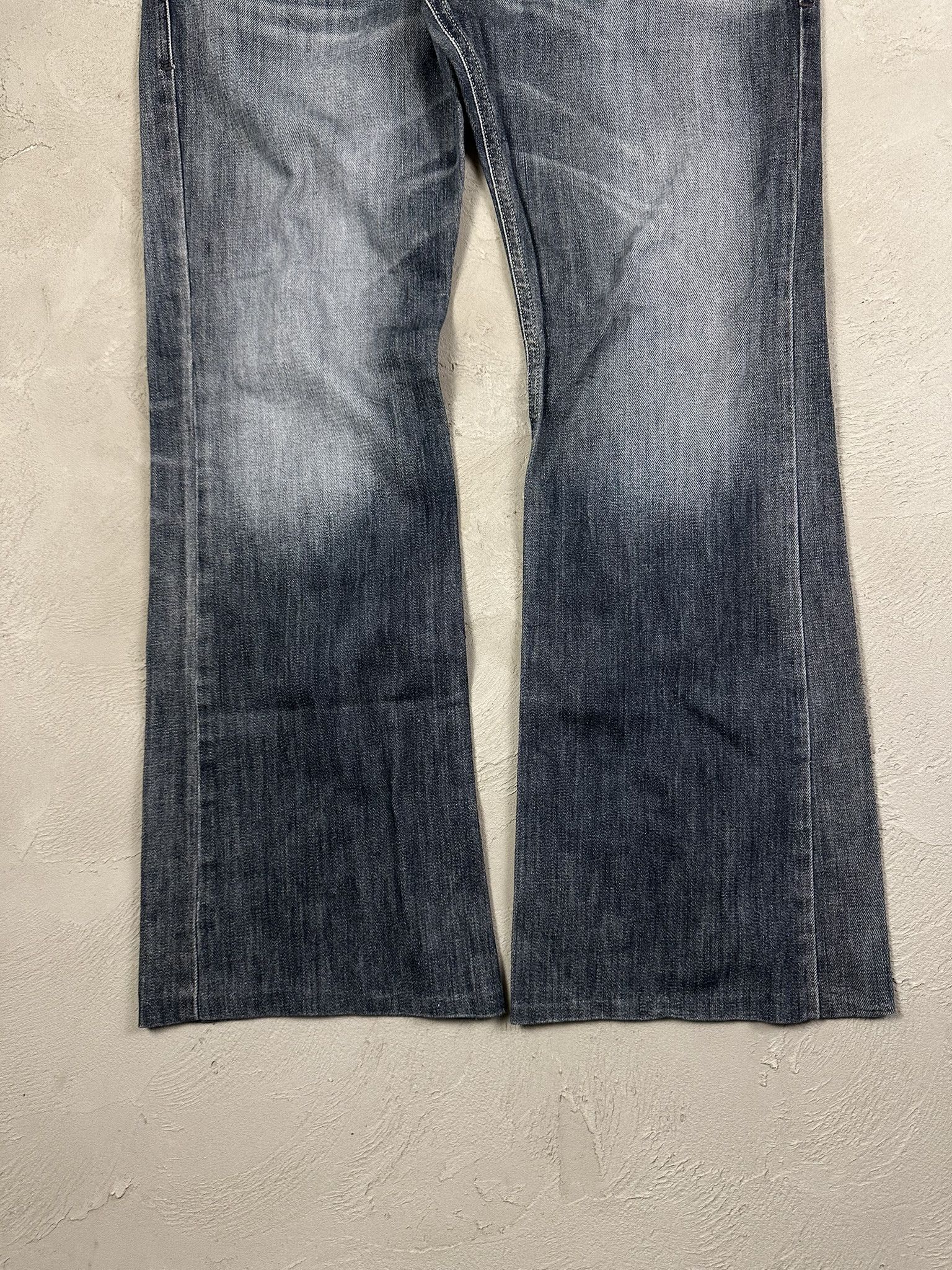 Diesel Vintage Y2k Diesel Flaired Bootcut Faded Jeans Size US 32 / EU 48 - 2 Thumbnail