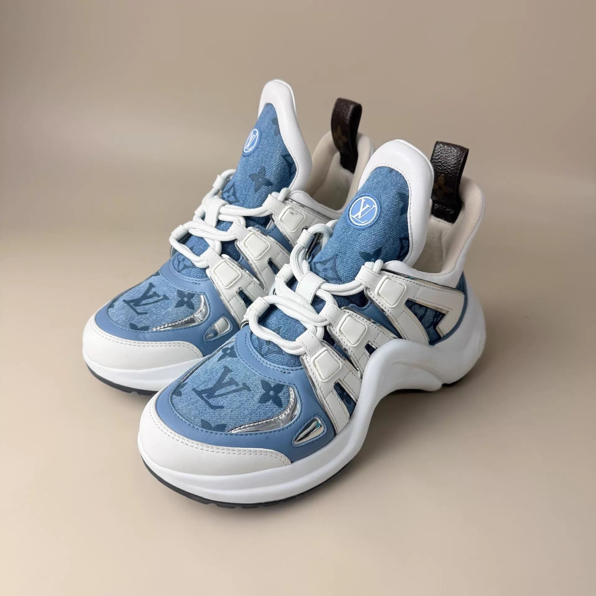 Louis Vuitton LV White Blue Denim Printed Arch Dad 35.5W Size US 5 / IT 35 - 1 Thumbnail