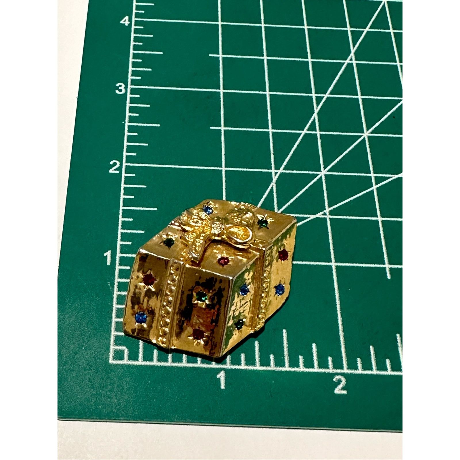 Other VTG Christmas Present Gift Gold Tone Rhinestones Brooch Pin Size ONE SIZE - 3 Thumbnail