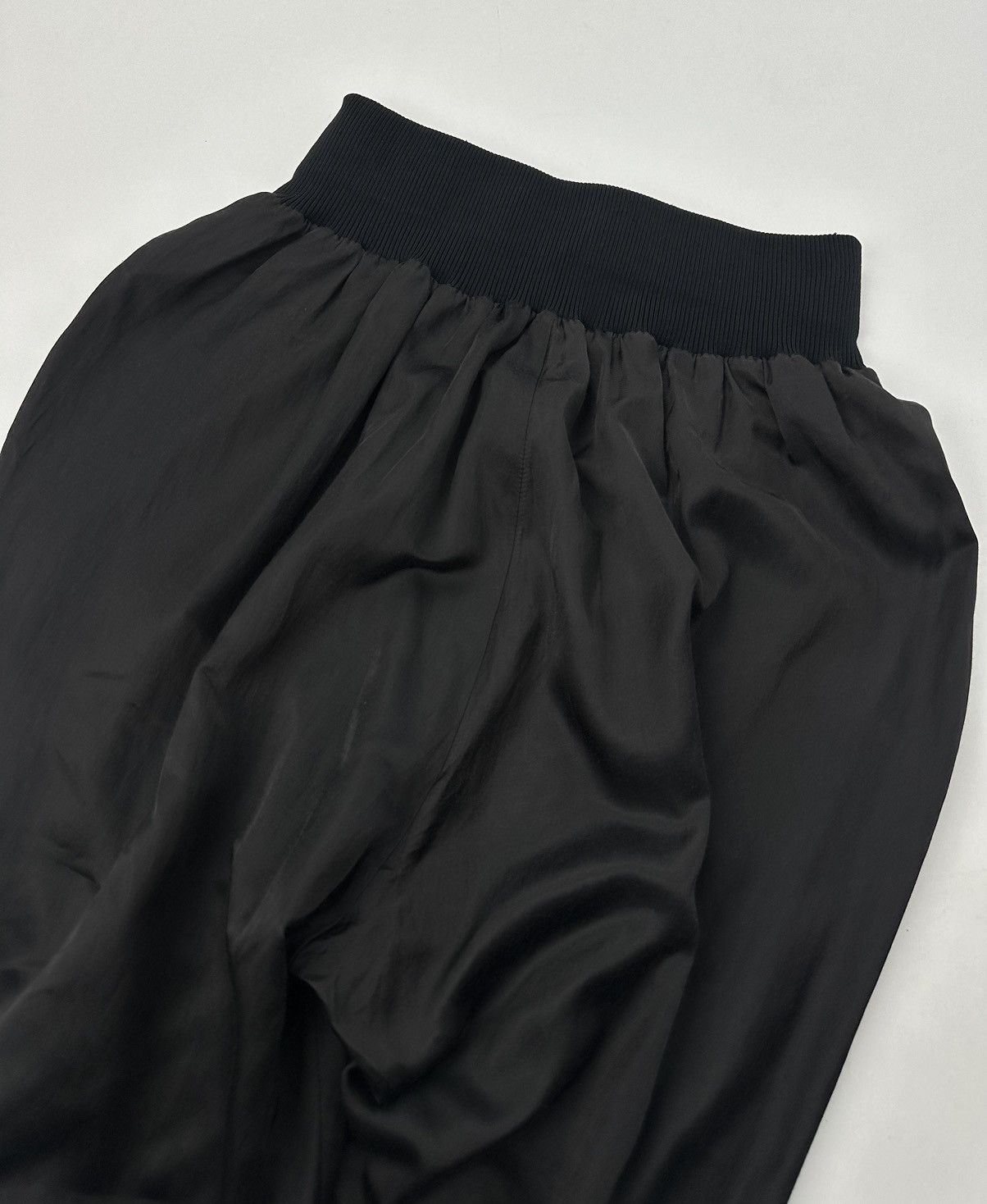 Limi Feu × Yohji Yamamoto Limi Feu Gabardine Drop Crotch Pleated Front Pants Size 26" / US 2 / IT 38 - 9 Thumbnail