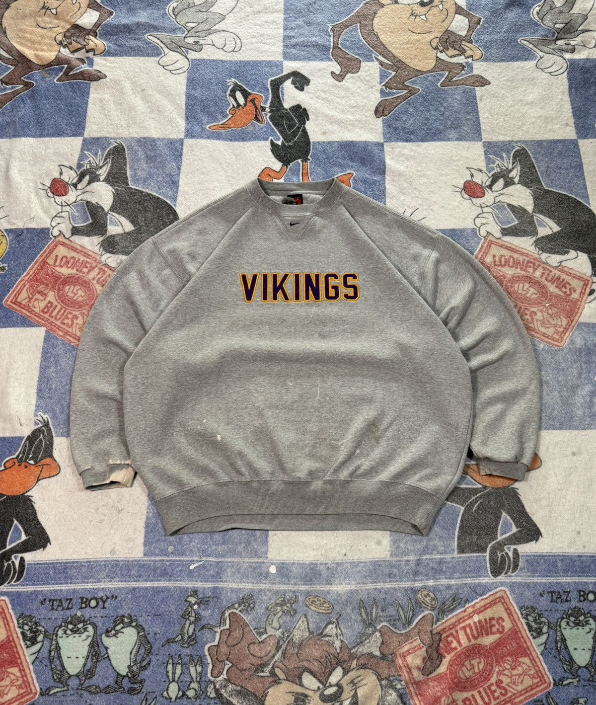 Vintage Vintage Minnesota Vikings Nike center swoosh crewneck Size US XL / EU 56 / 4 - 1 Thumbnail