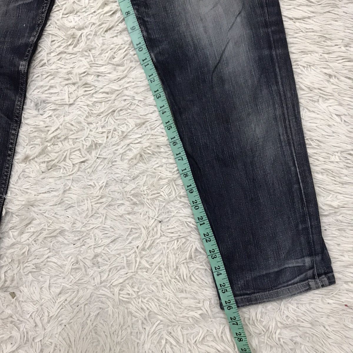 Levi's Vintage Clothing Vintage Levis Slim Tapered Distressed Denim Jeans Size US 31 - 22 Thumbnail