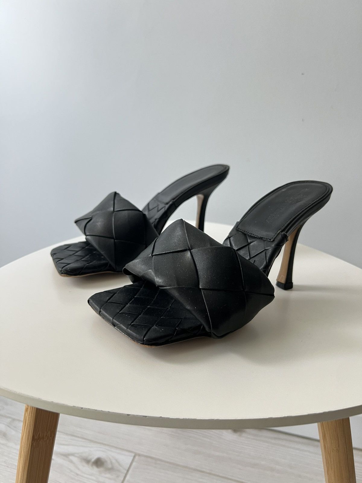 Bottega Veneta Bottega Veneta Lido Mules Black Size 7/37 Size US 7 / IT 37 - 5 Thumbnail