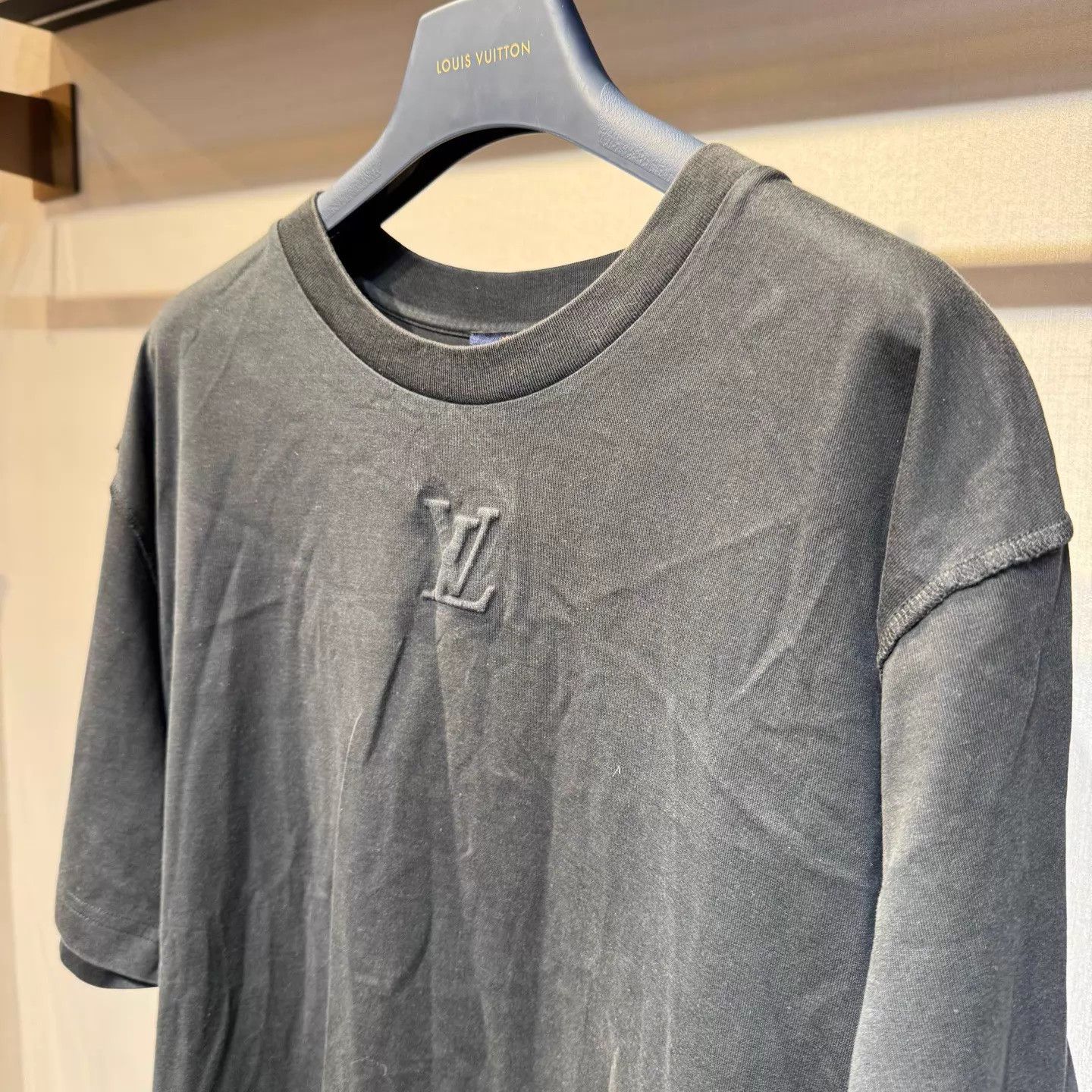 Louis Vuitton LV Black Embossed Short Sleeve Tee XL NWT Size US XL / EU 56 / 4 - 4 Thumbnail