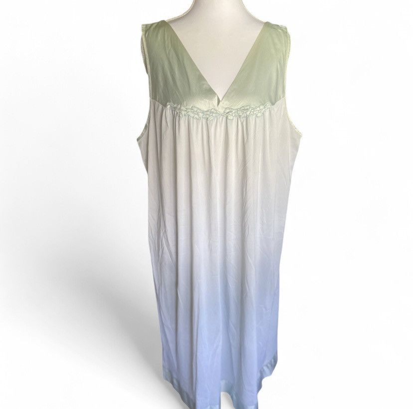 Other Vintage Vanity Fair Blue Embroidered Floral Slip Dress Sz XL Size ONE SIZE - 9 Thumbnail