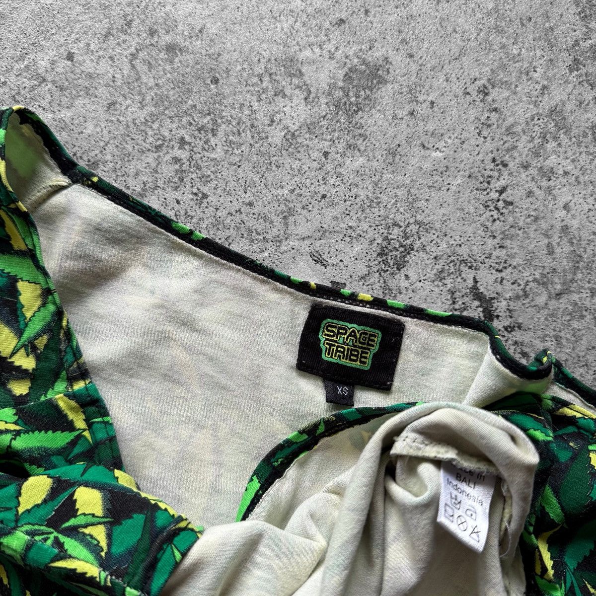 Designer Space Tribe Womens Green Cannabis Leaf Print Crop Top Size XS / US 0-2 / IT 36-38 - 5 Thumbnail