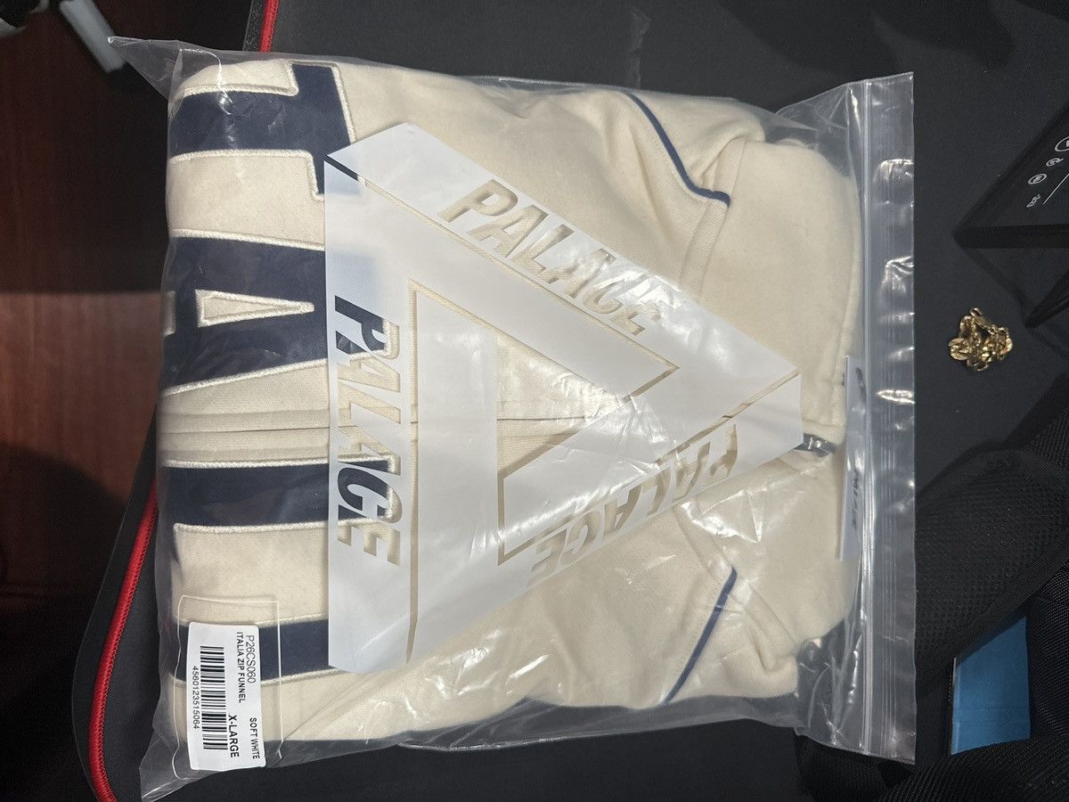 Palace Palace Italia Zip Funnel Soft White Size US XL / EU 56 / 4 - 3 Thumbnail