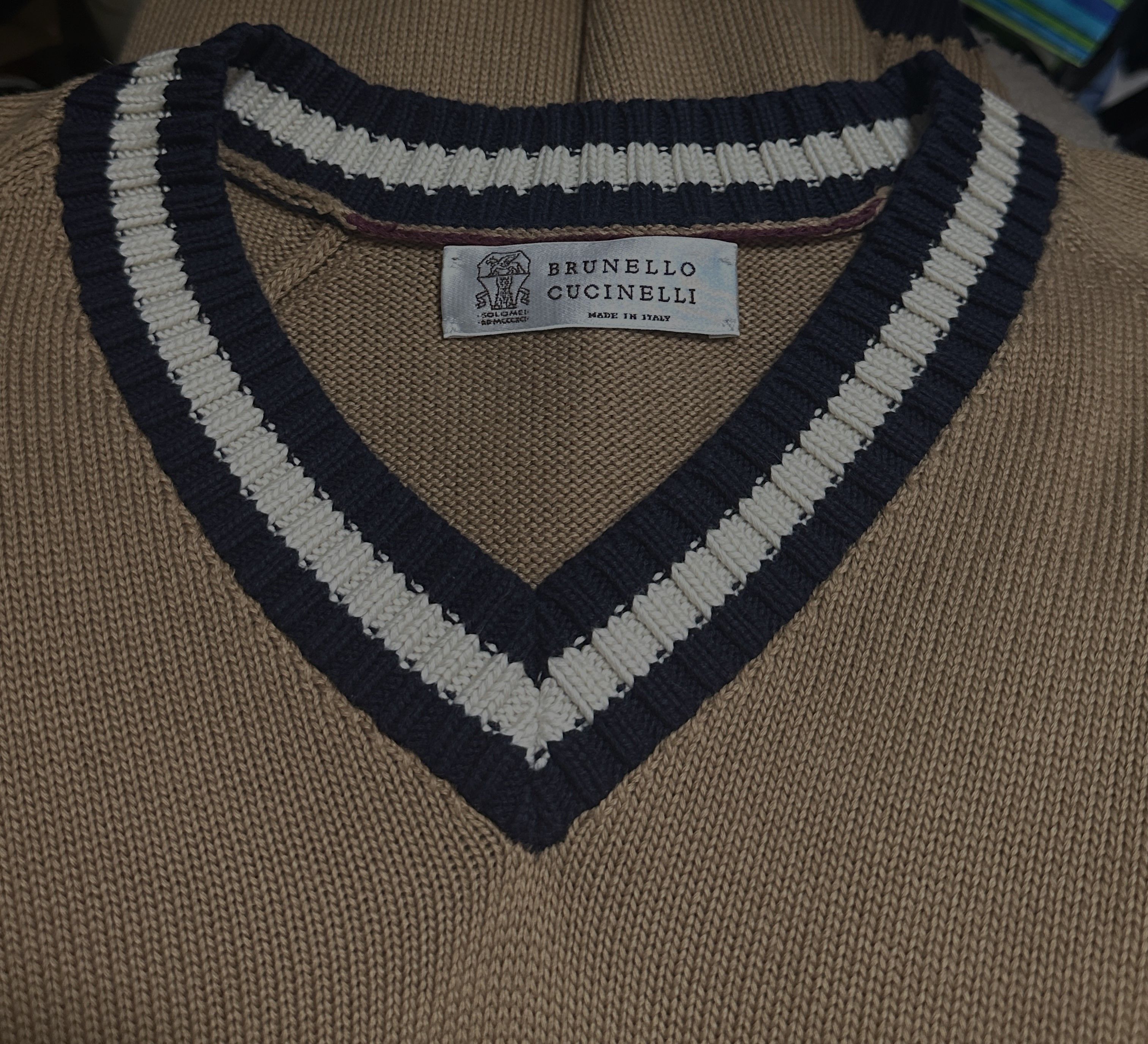Brunello Cucinelli Iconicv men v-neck sweater Size US S / EU 44-46 / 1 - 3 Thumbnail