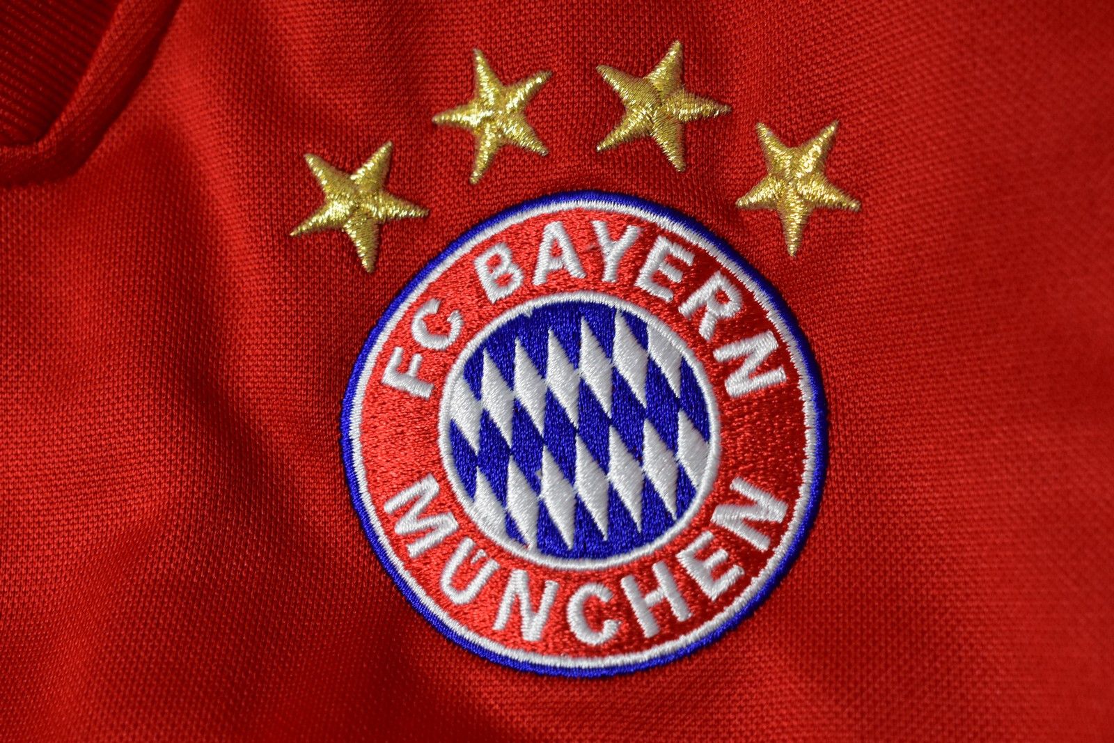 Adidas adidas Bayern München FANCLUB 2013 Jacket SIZE M (adults) Size US M / EU 48-50 / 2 - 8 Thumbnail