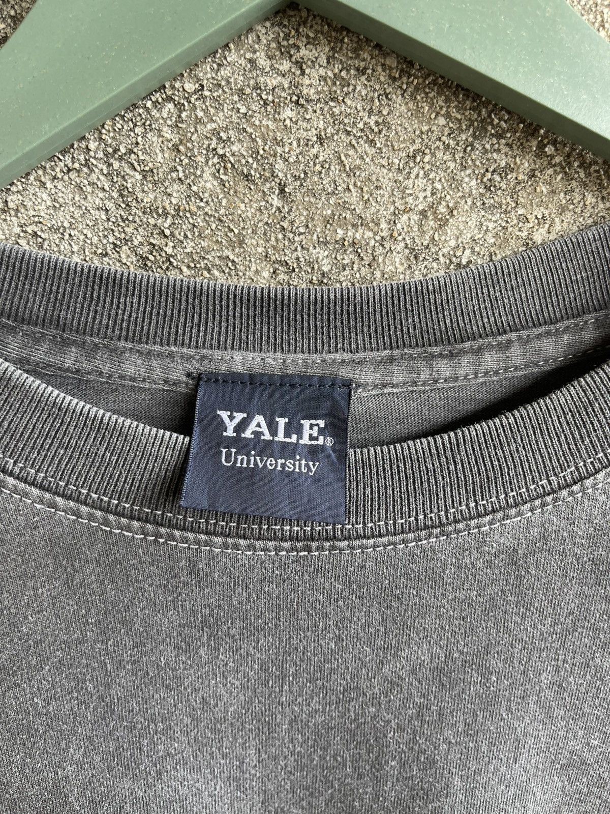 Champion Vintage’90s🔥YALE UNIVERSITY🔥Big Logo Sun Faded L/S Tshirt Size US XXL / EU 58 / 5 - 7 Thumbnail