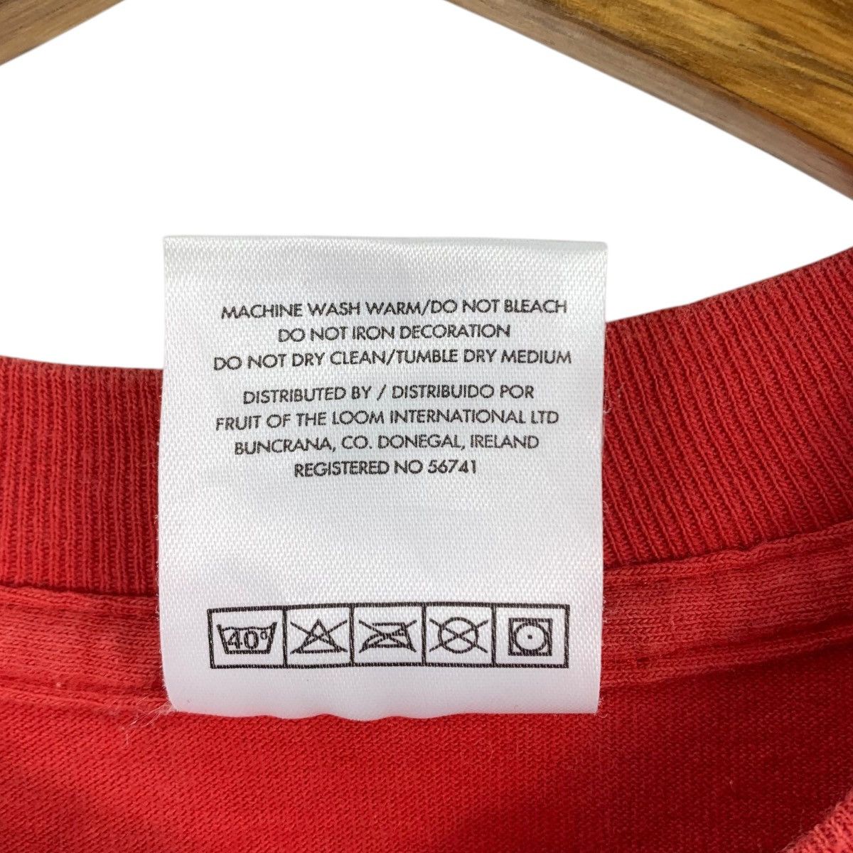 Vintage Vintage LONDON Embroidered Merchandise Red Short Shirt Size US L / EU 52-54 / 3 - 5 Thumbnail