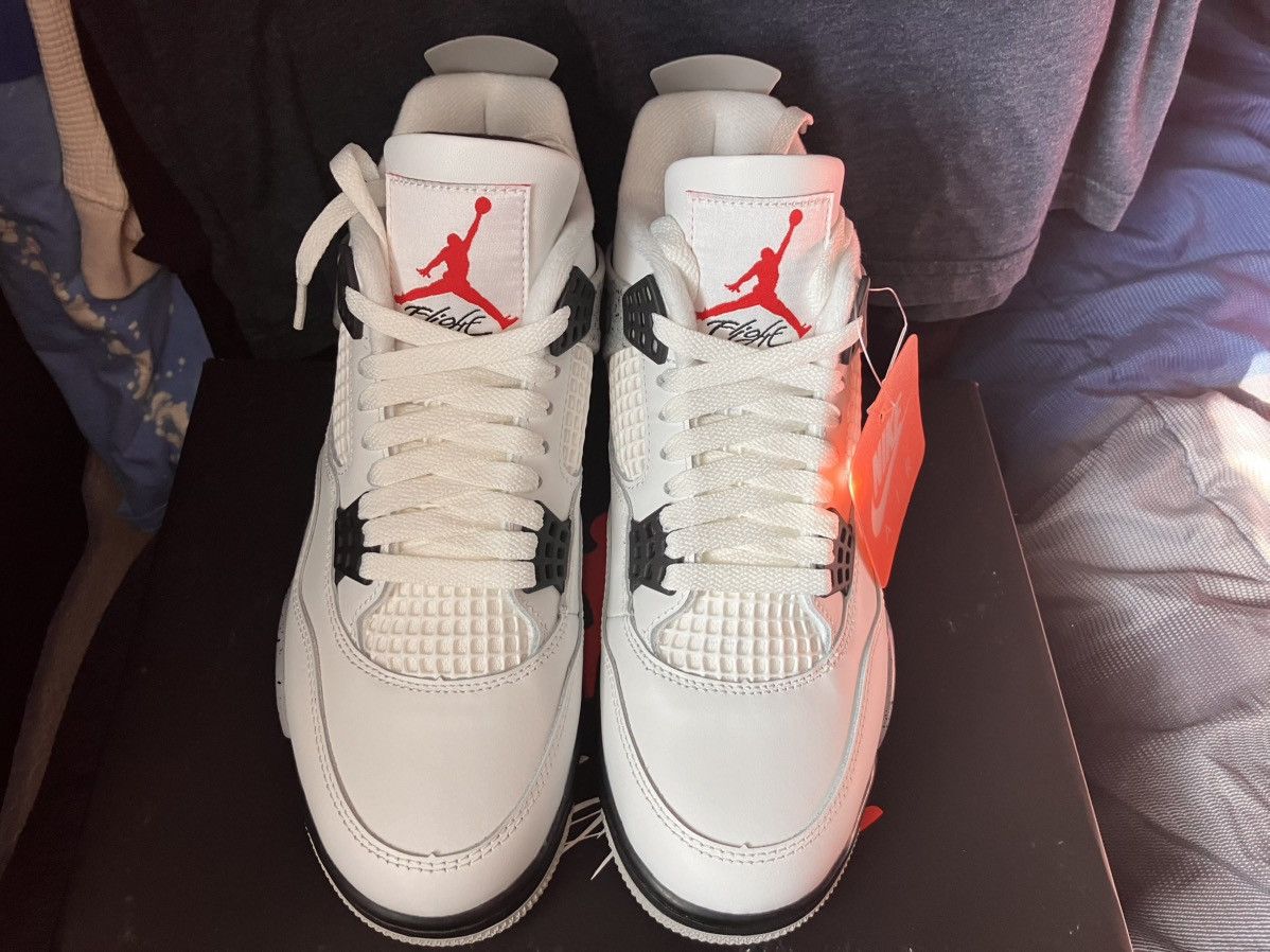 Jordan Brand White cement 4’s sz 8.5 Size US 8.5 / EU 41-42 - 1 Thumbnail
