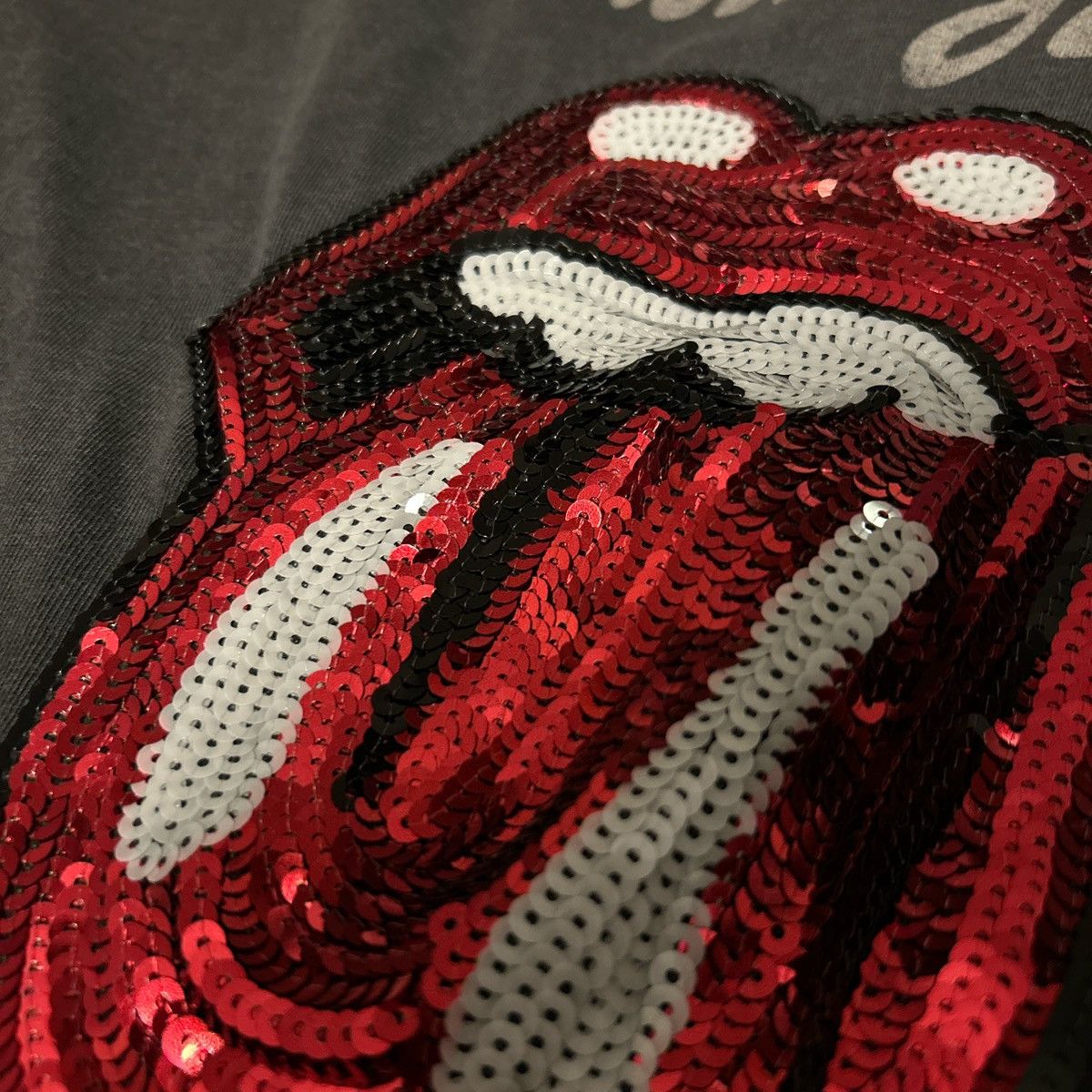 Lucky Brand Rolling Stones T-Shirt with Sequin Lips Size L / US 10 / IT 46 - 6 Thumbnail