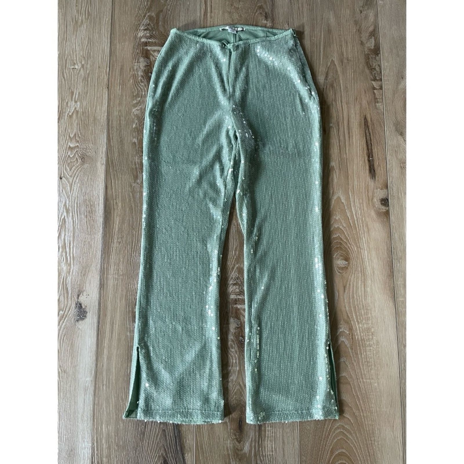 Urban Outfitters Urban Outfitters Kimchi Blue Lily Sequin Flare Pant 4 Size 27" / US 4 / IT 40 - 1 Thumbnail
