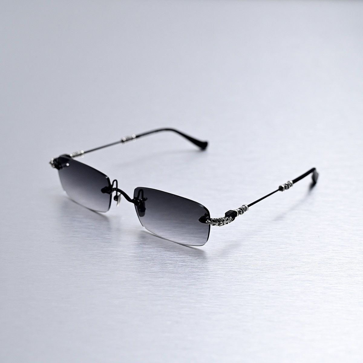 CHROME HEARTS PILLS Ⅲ SS-BK-P Chrome Hearts Pills III Silver Black Sunglasses |