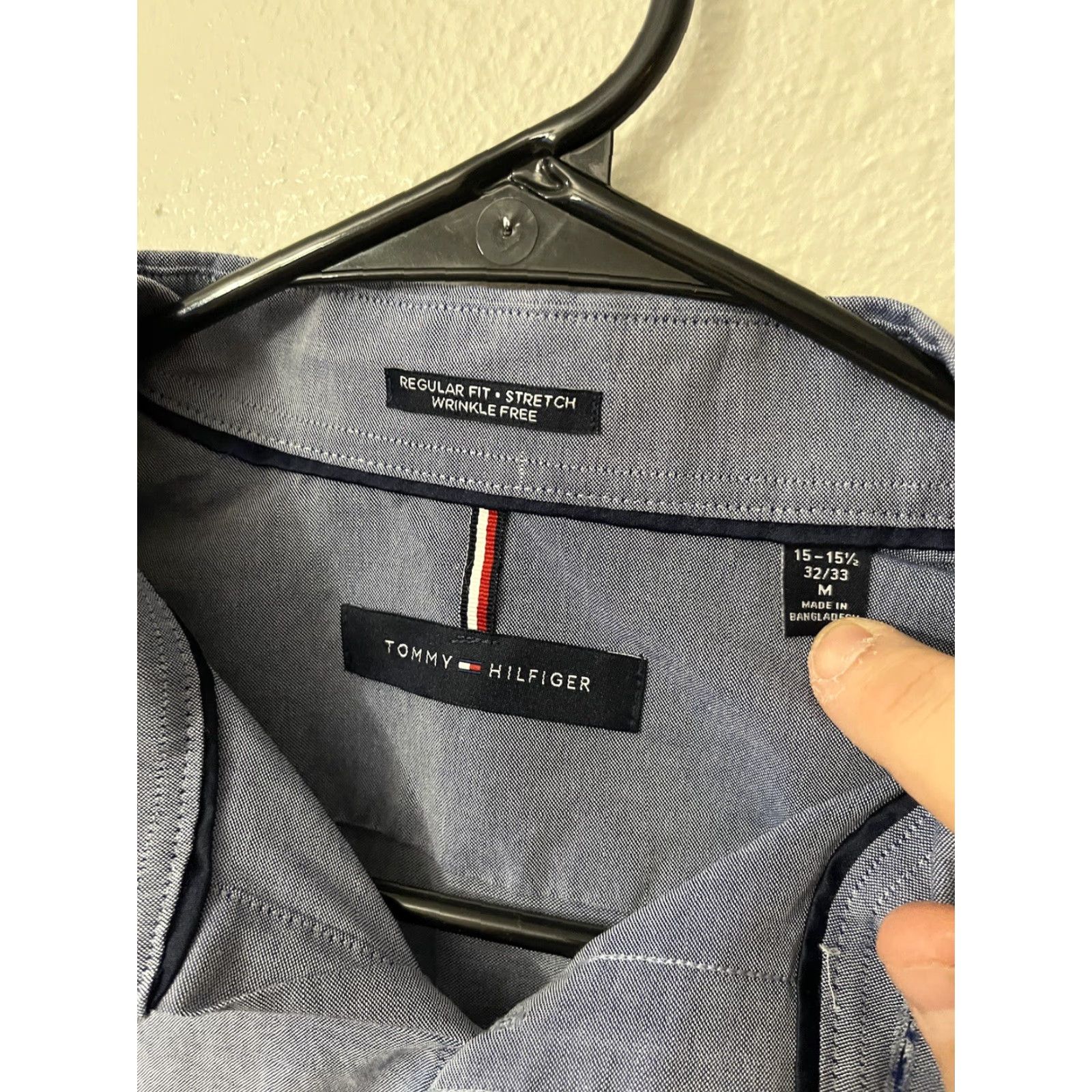 Tommy Hilfiger VINTAGE Tommy Hilfiger Shirt Regular Fit Blue Solid Long Sleeve Button-Down M Adult Medium Blue Mens Shirt Size US M / EU 48-50 / 2 - 3 Thumbnail