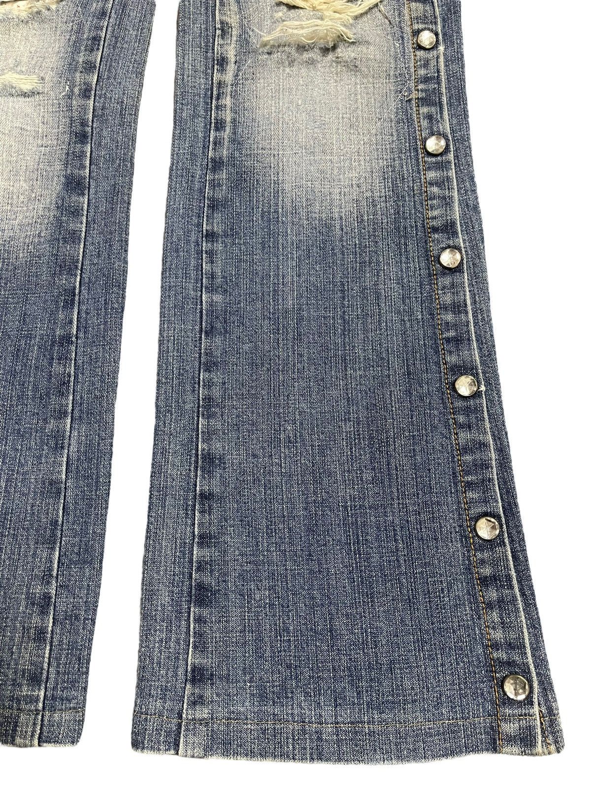Burberry Vintage Burberry Blue Label Side Button Style Bootcut Jeans Size 30" / US 8 / IT 44 - 6 Thumbnail