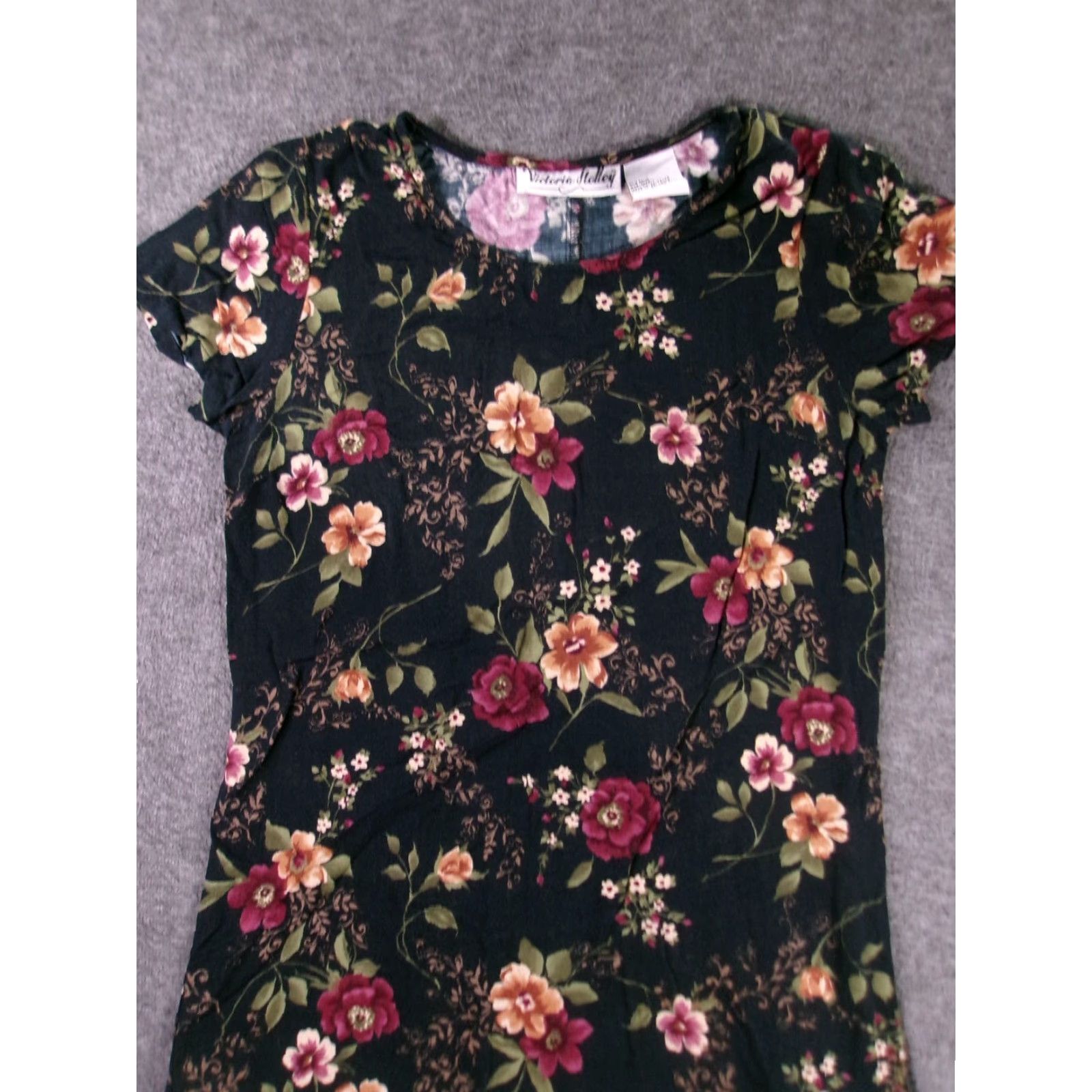 Vintage Victoria Holley Dress Womens 6P Floral Short Sleeve Midi Black Casual Rayon Size 28" / US 6 / IT 42 - 2 Thumbnail