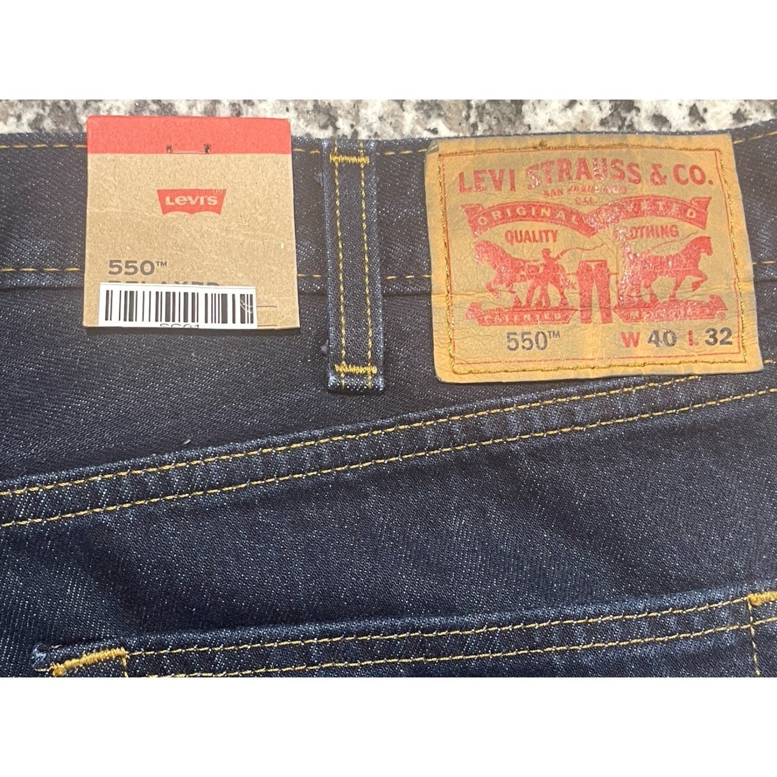 Levi's VINTAGE Levi's Men's Jeans 550 Relaxed 40x31 Blue NWOT Size US 40 / EU 56 - 6 Thumbnail