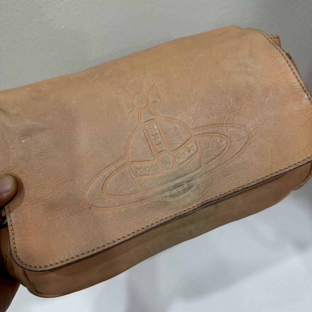Vivienne Westwood ‼️YES‼️ BUG LOGO VIVIENNE WESTWOOD LEATHER CROSSBODY SLING BAG Size ONE SIZE - 16 Thumbnail
